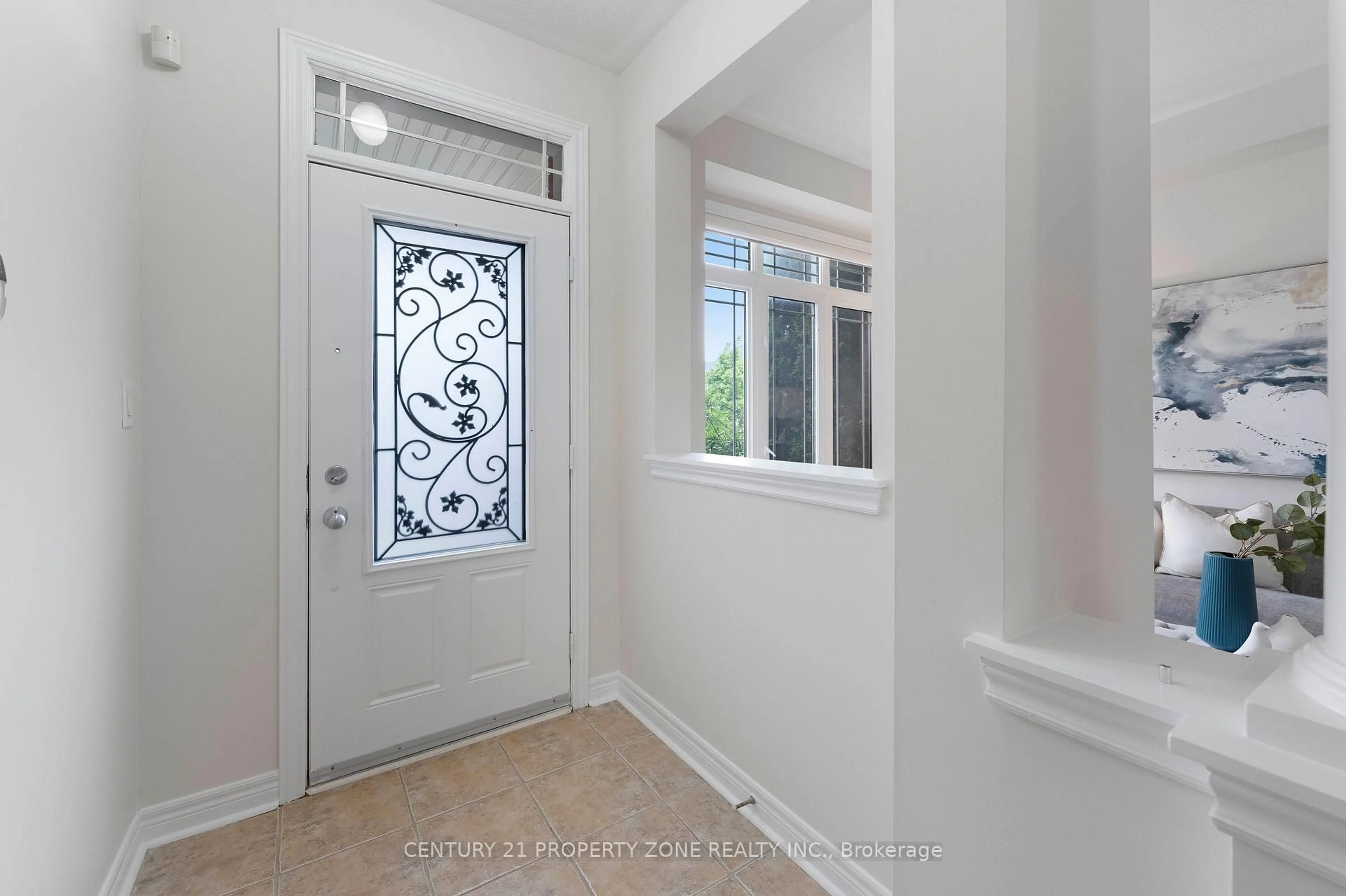 Indoor entryway for 9 Booth St, Bradford West Gwillimbury Ontario L3Z 0A3