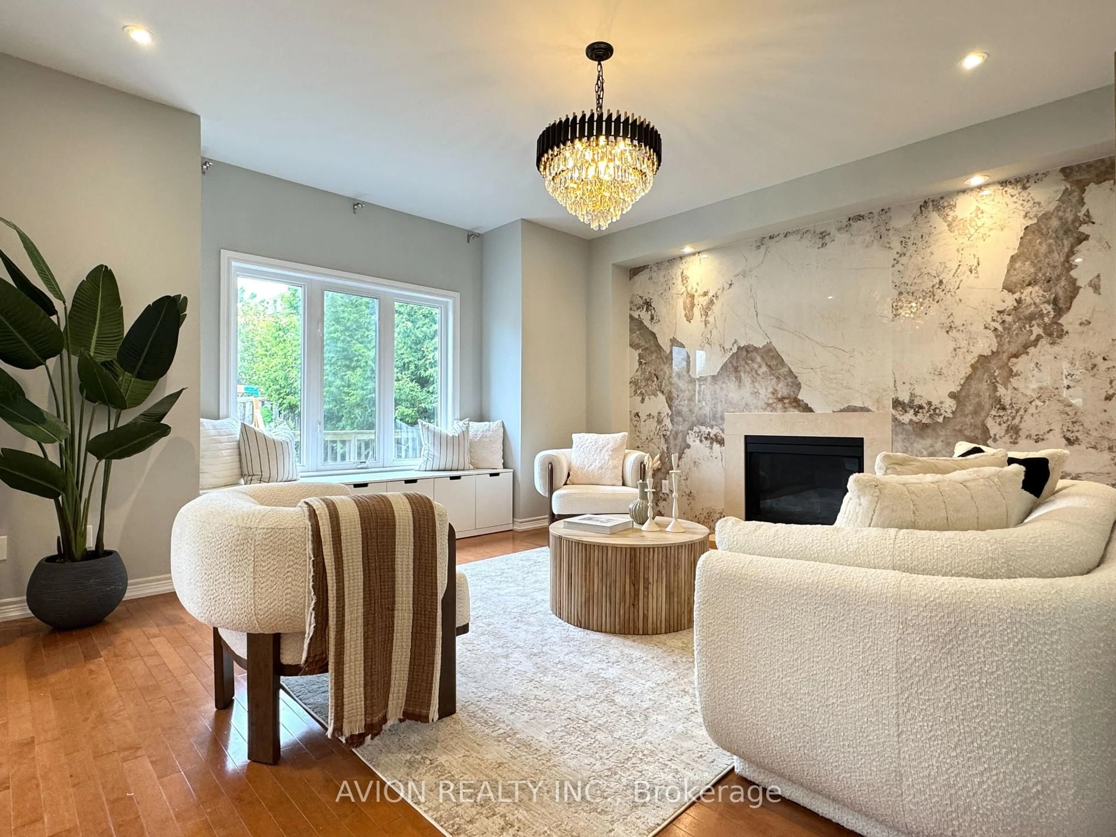 Living room with furniture, unknown for 93 Alamo Heights Dr, Richmond Hill Ontario L4S 2W4