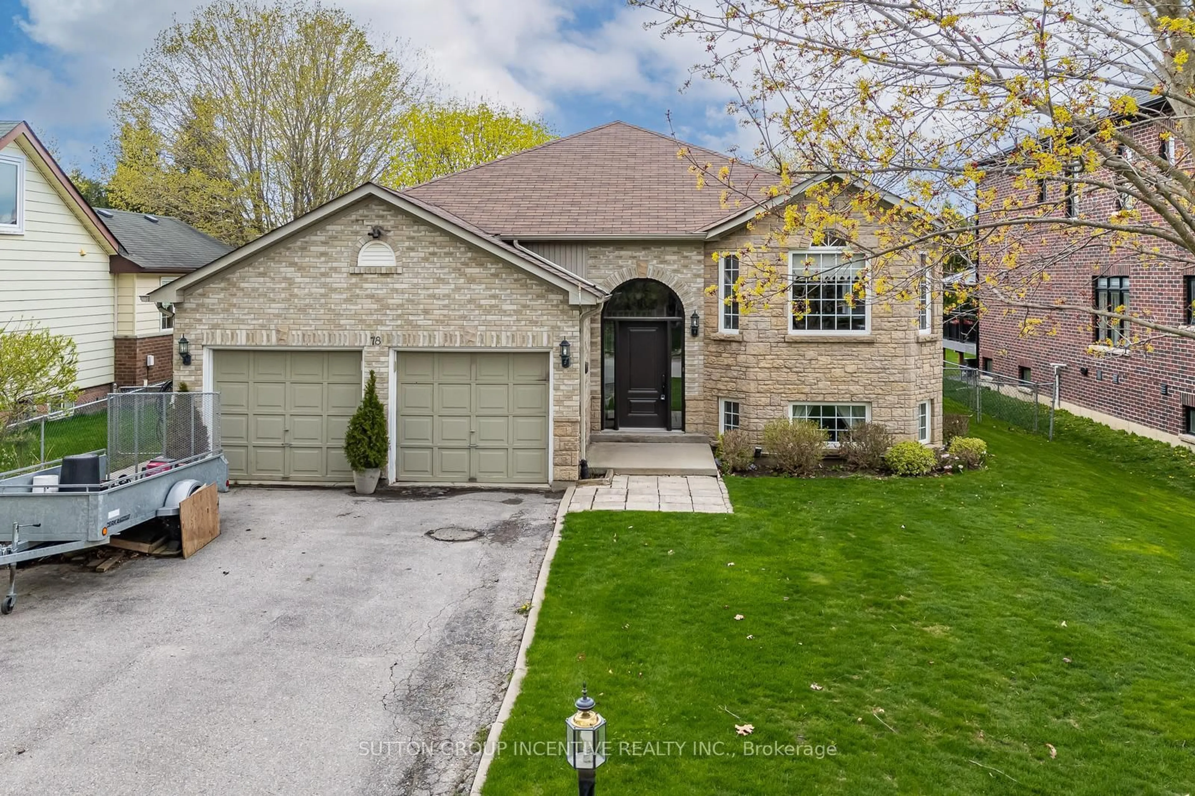 Home with brick exterior material, street for 78 Howard Rd, Newmarket Ontario L3Y 3G7