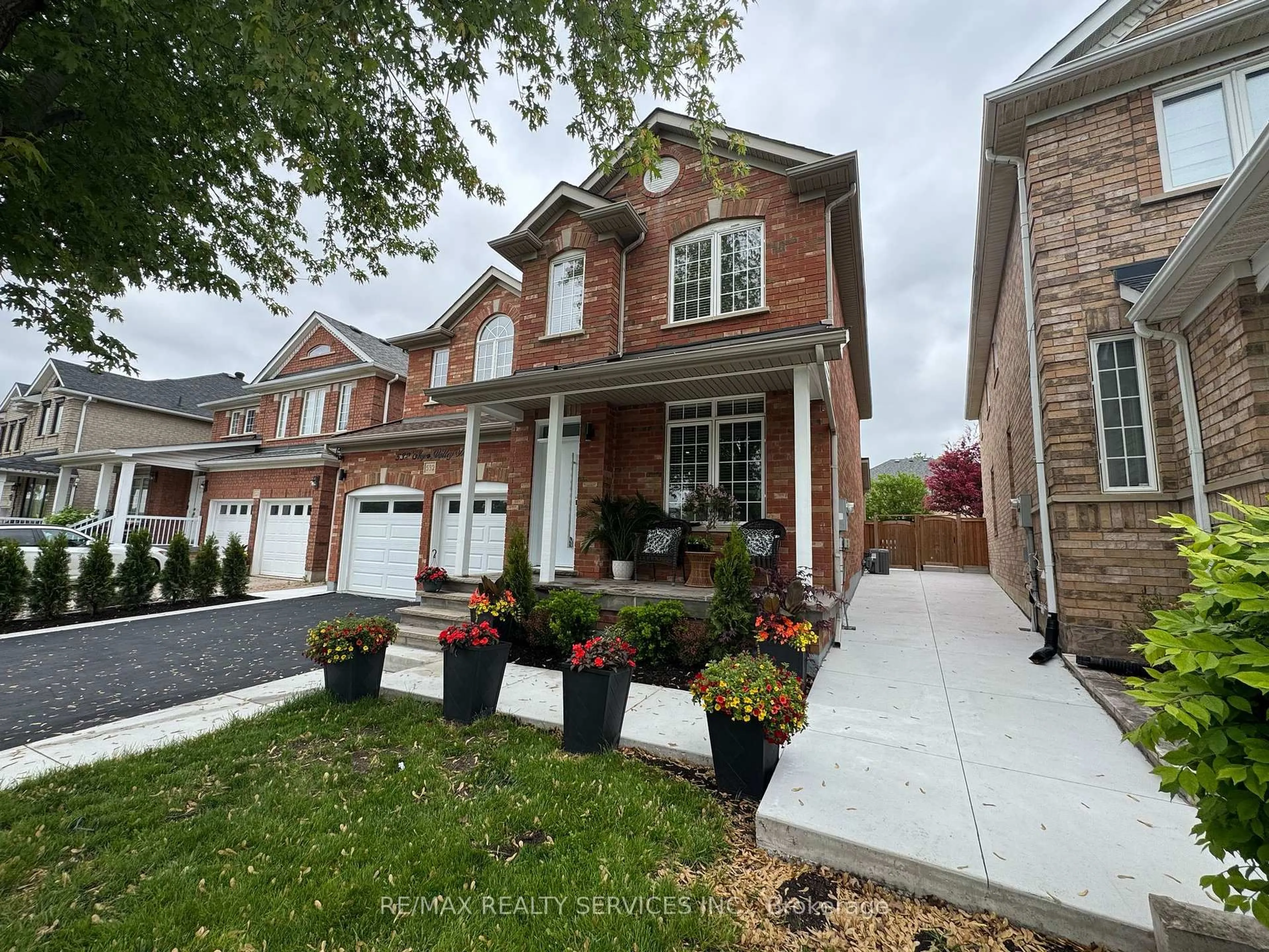 Home with brick exterior material, street for 532 Napa Valley Ave, Vaughan Ontario L4L 2A1