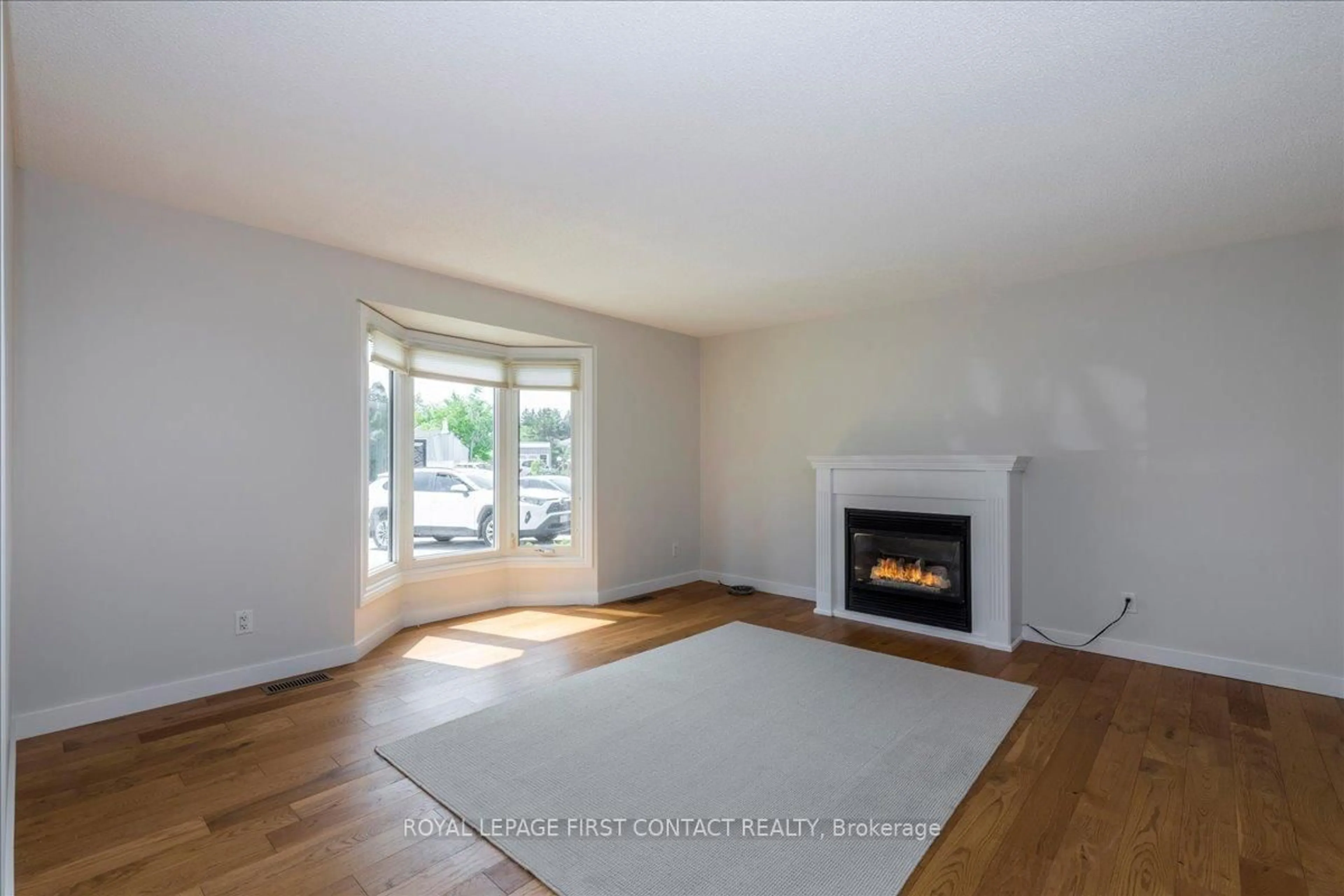 A pic of a room for 16 Hearts Content, Innisfil Ontario L9S 1S1