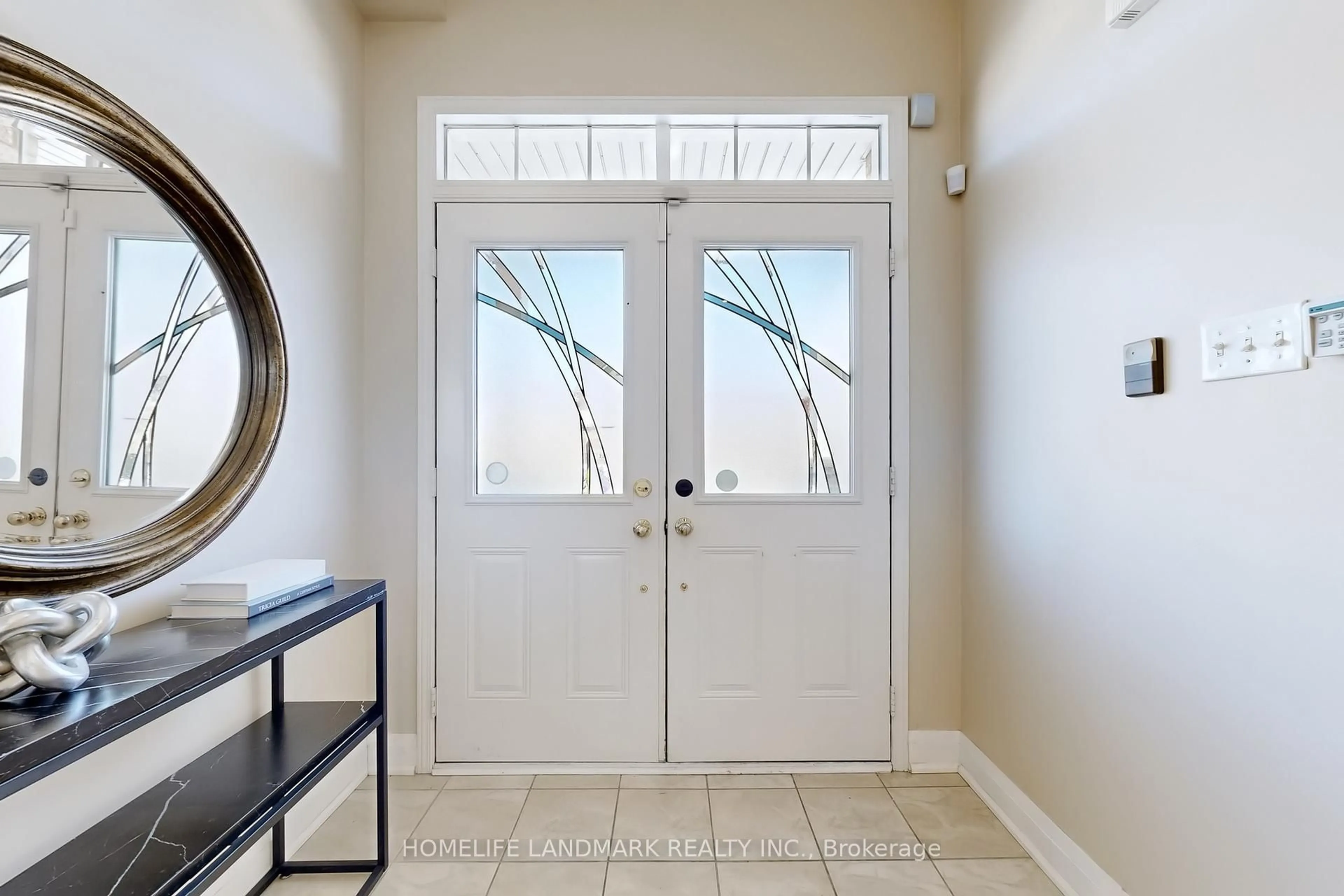 Indoor entryway for 115 Big Hill Cres, Vaughan Ontario L6A 4K7