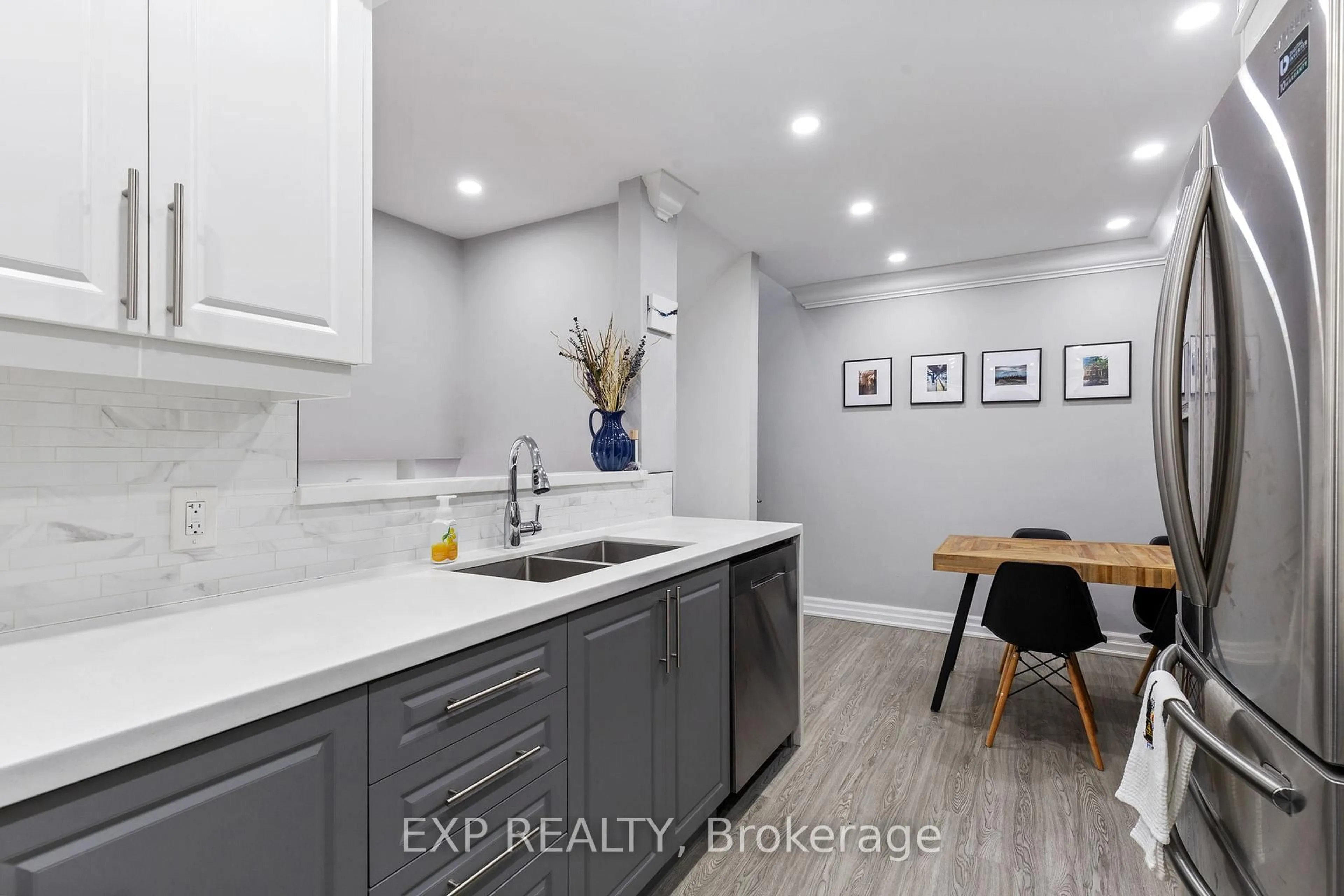 Unknown for 293 Milestone Cres, Aurora Ontario L4G 3M2