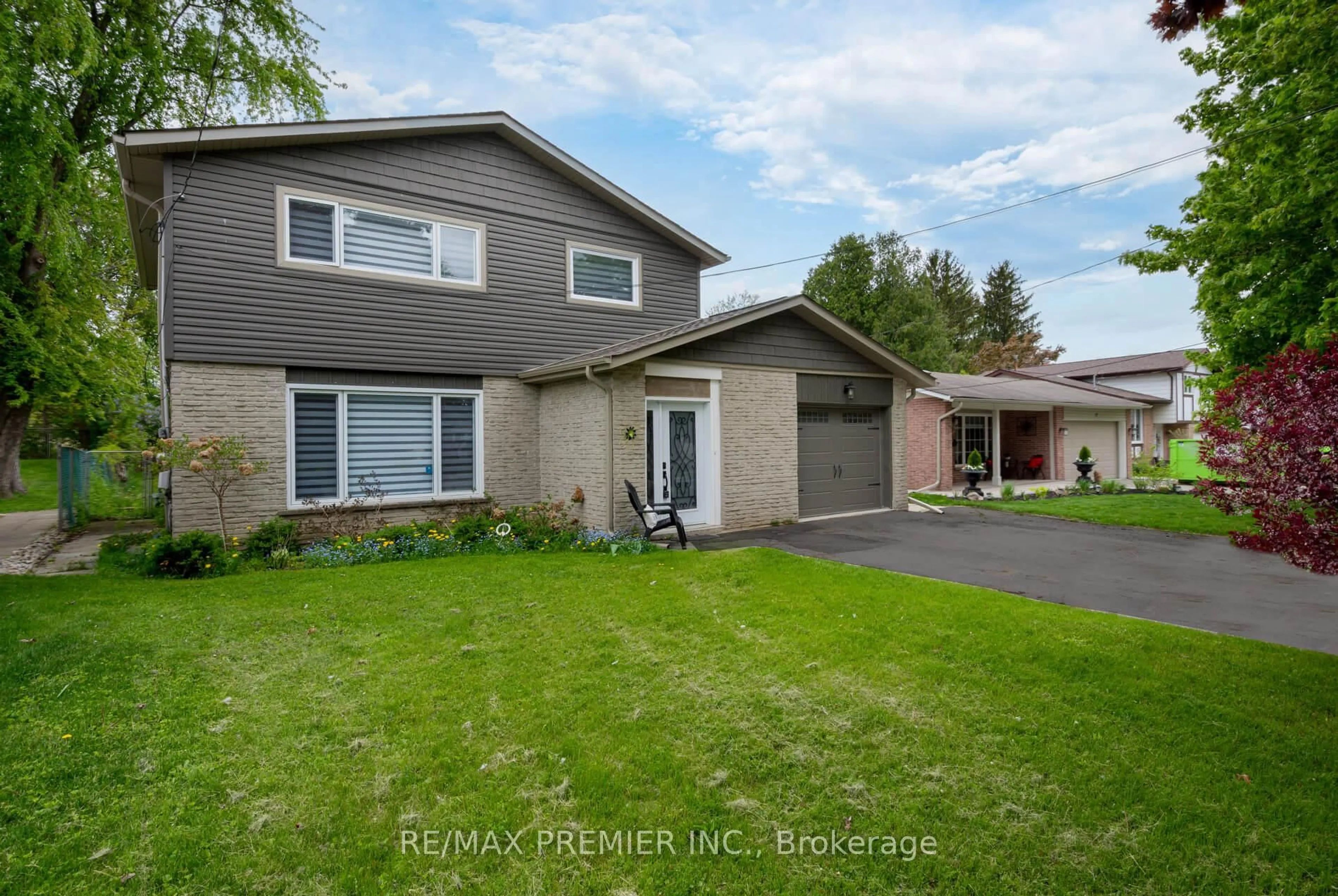 Unknown for 15 Maple Ave, New Tecumseth Ontario L0G 1A0