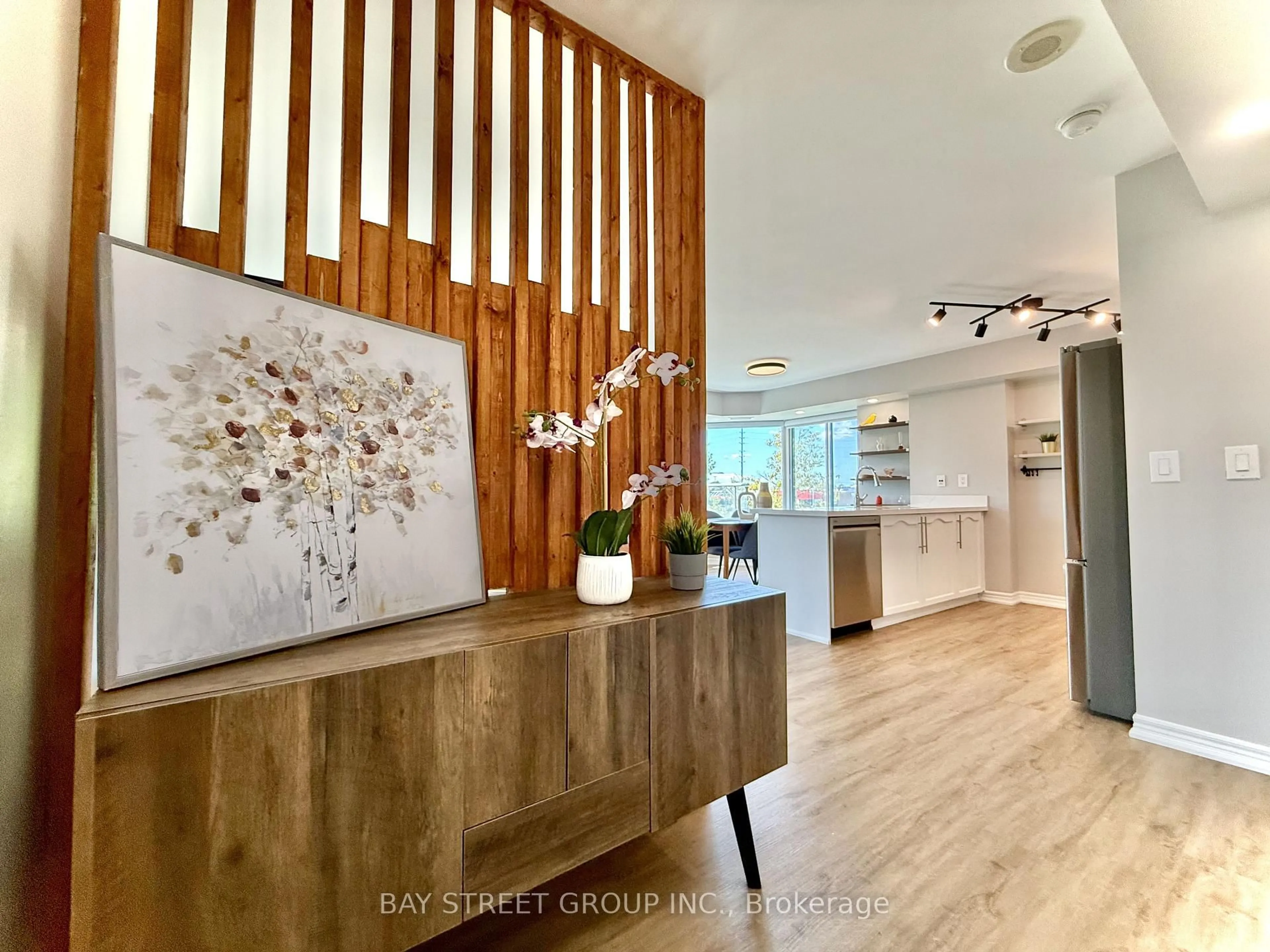 Indoor entryway for 135 Pond Dr #308, Markham Ontario L3T 7V6