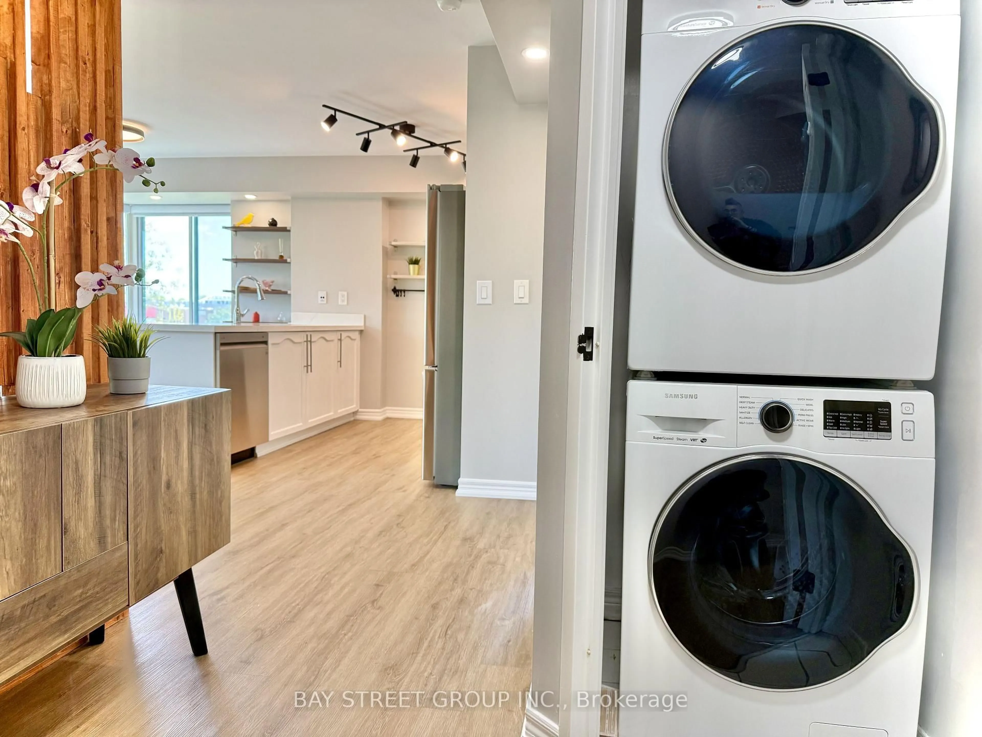 Laundry room for 135 Pond Dr #308, Markham Ontario L3T 7V6