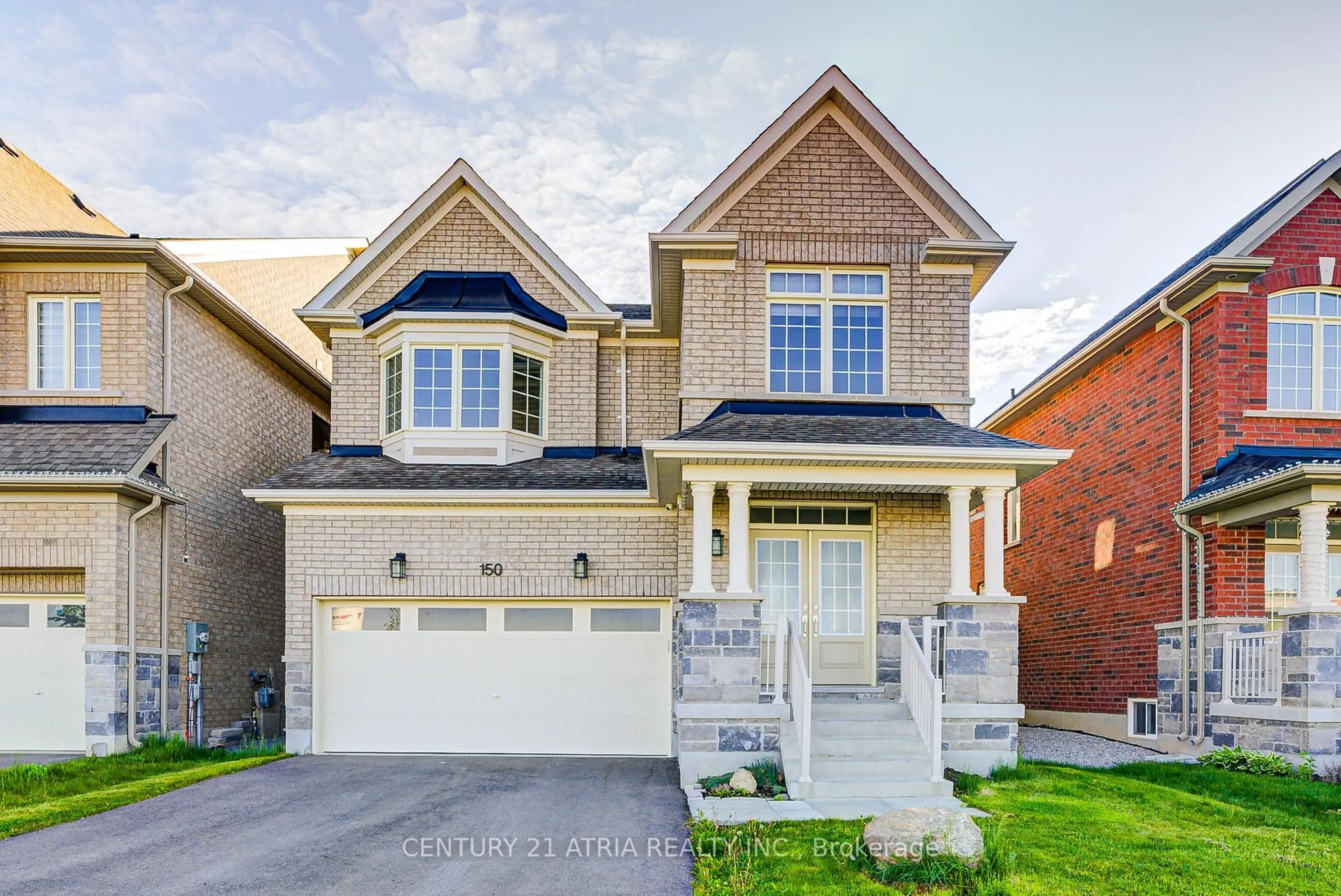 Home with brick exterior material, street for 150 Walter English Dr, East Gwillimbury Ontario L9N 0Y8
