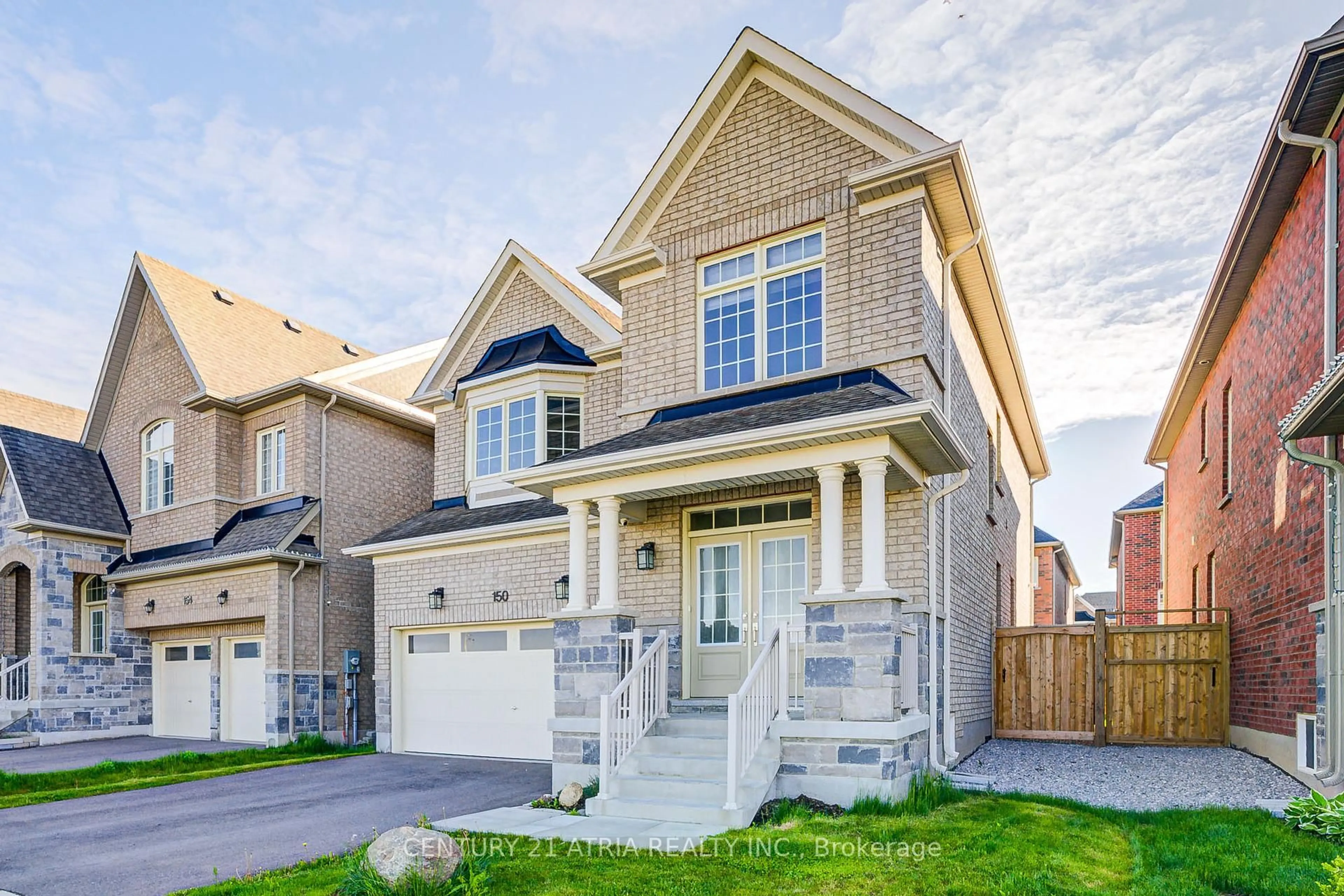 Home with brick exterior material, street for 150 Walter English Dr, East Gwillimbury Ontario L9N 0Y8