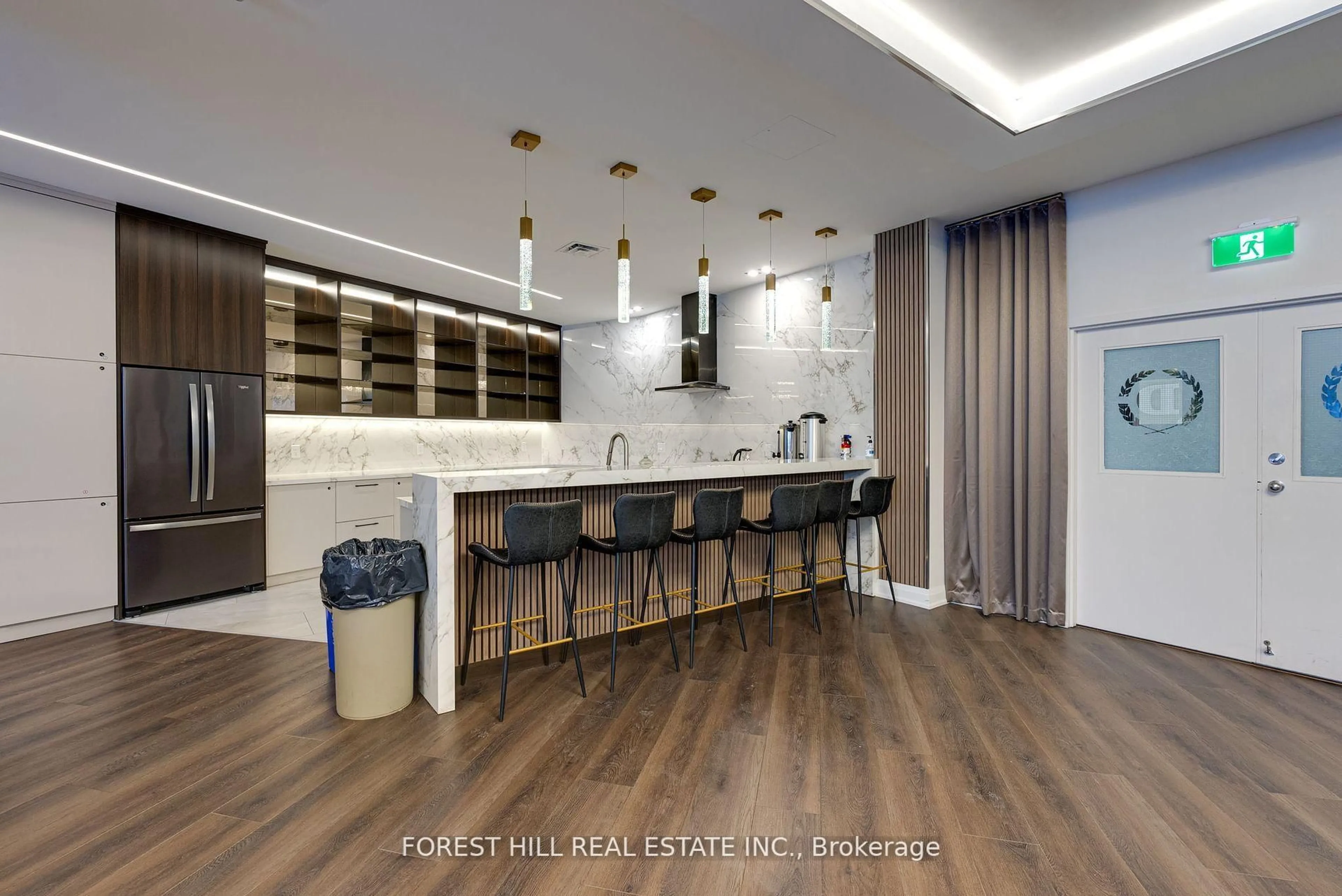Open concept kitchen, ceramic/tile floor for 30 Harding Blvd #Ph01, Richmond Hill Ontario L4C 9M3