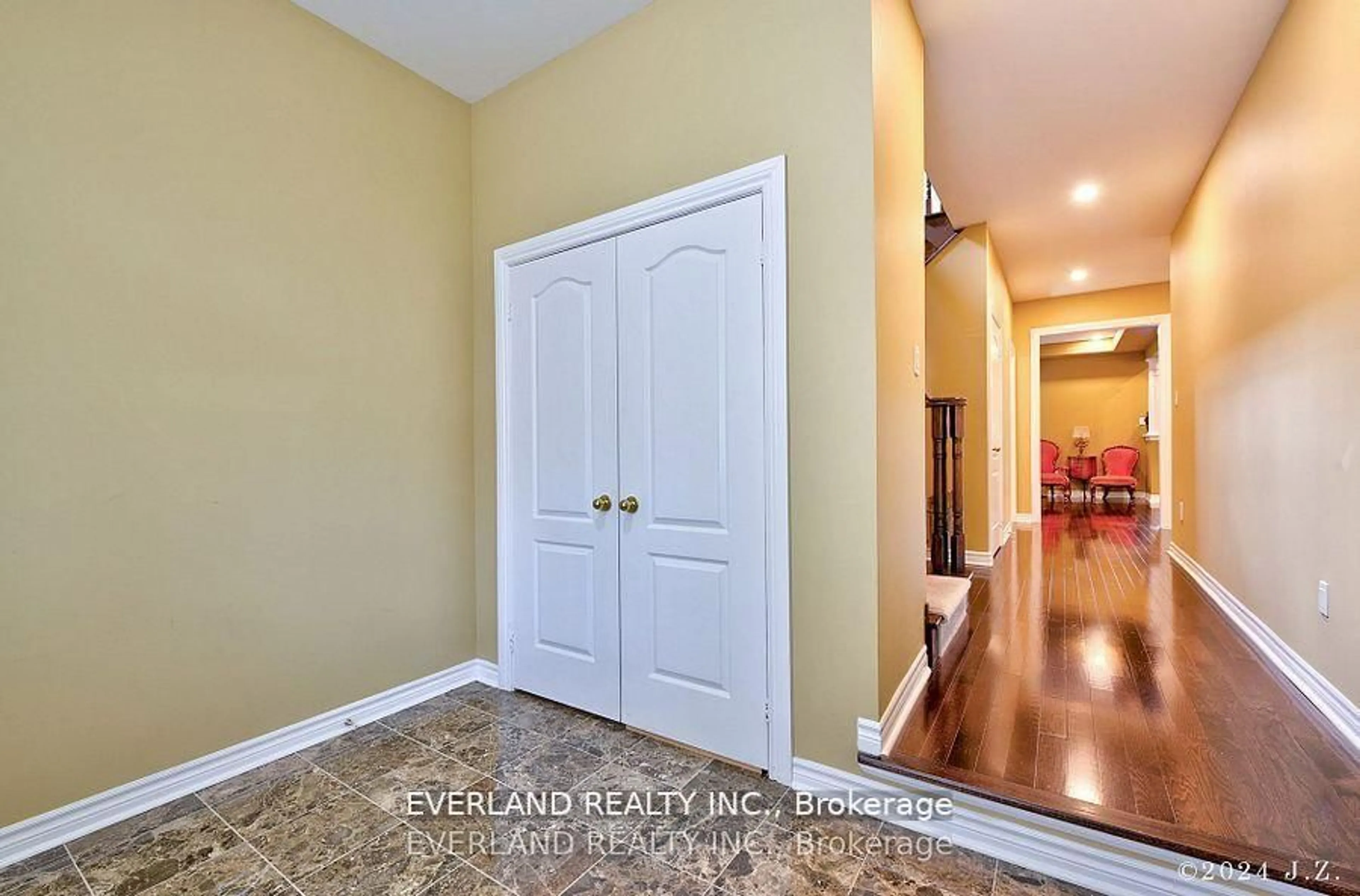 Indoor entryway for 12 Ferretti St, Vaughan Ontario L6A 0H7