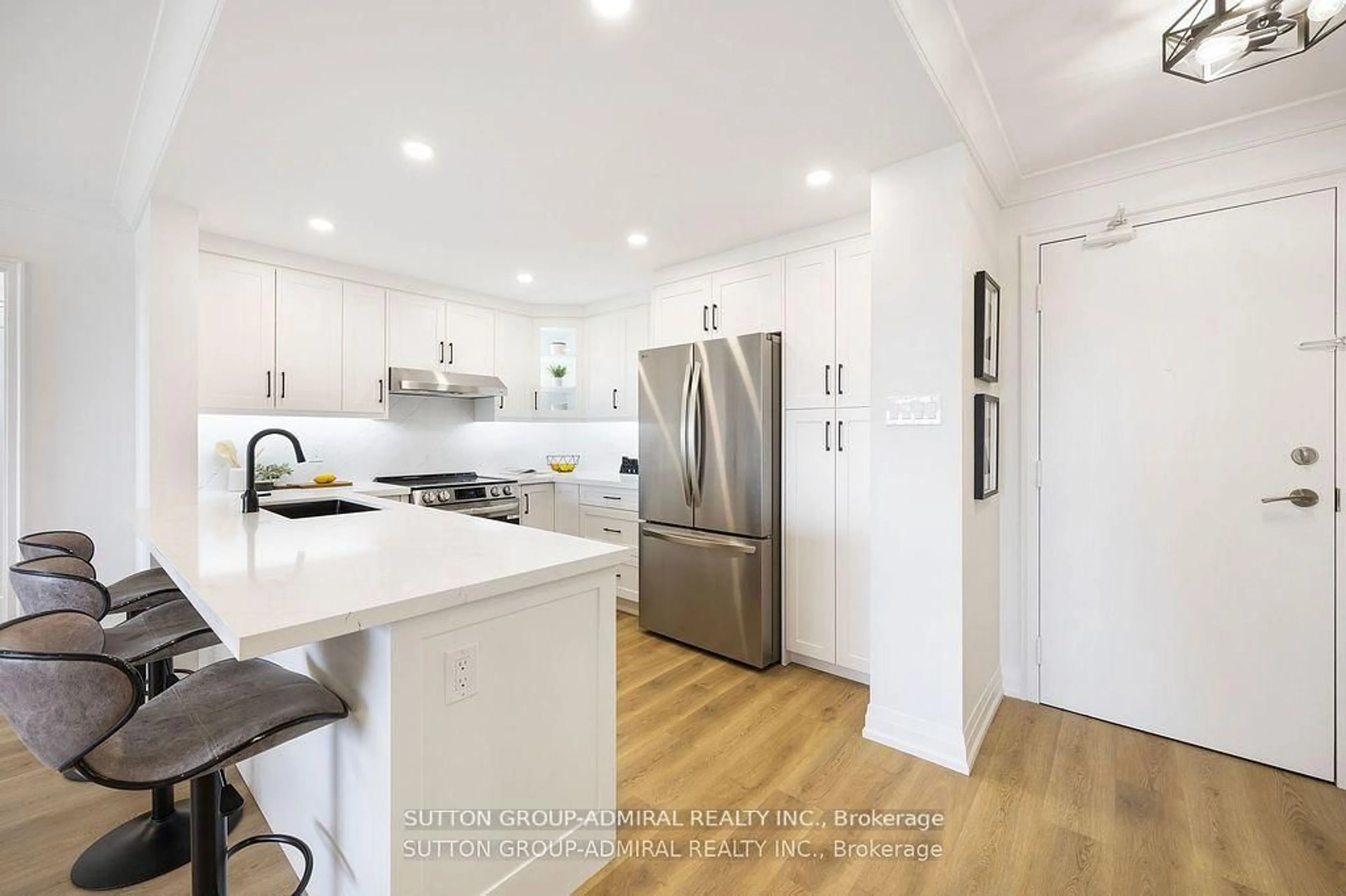 Open concept kitchen, unknown for 11 Townsgate Dr #602, Vaughan Ontario L4J 8G4