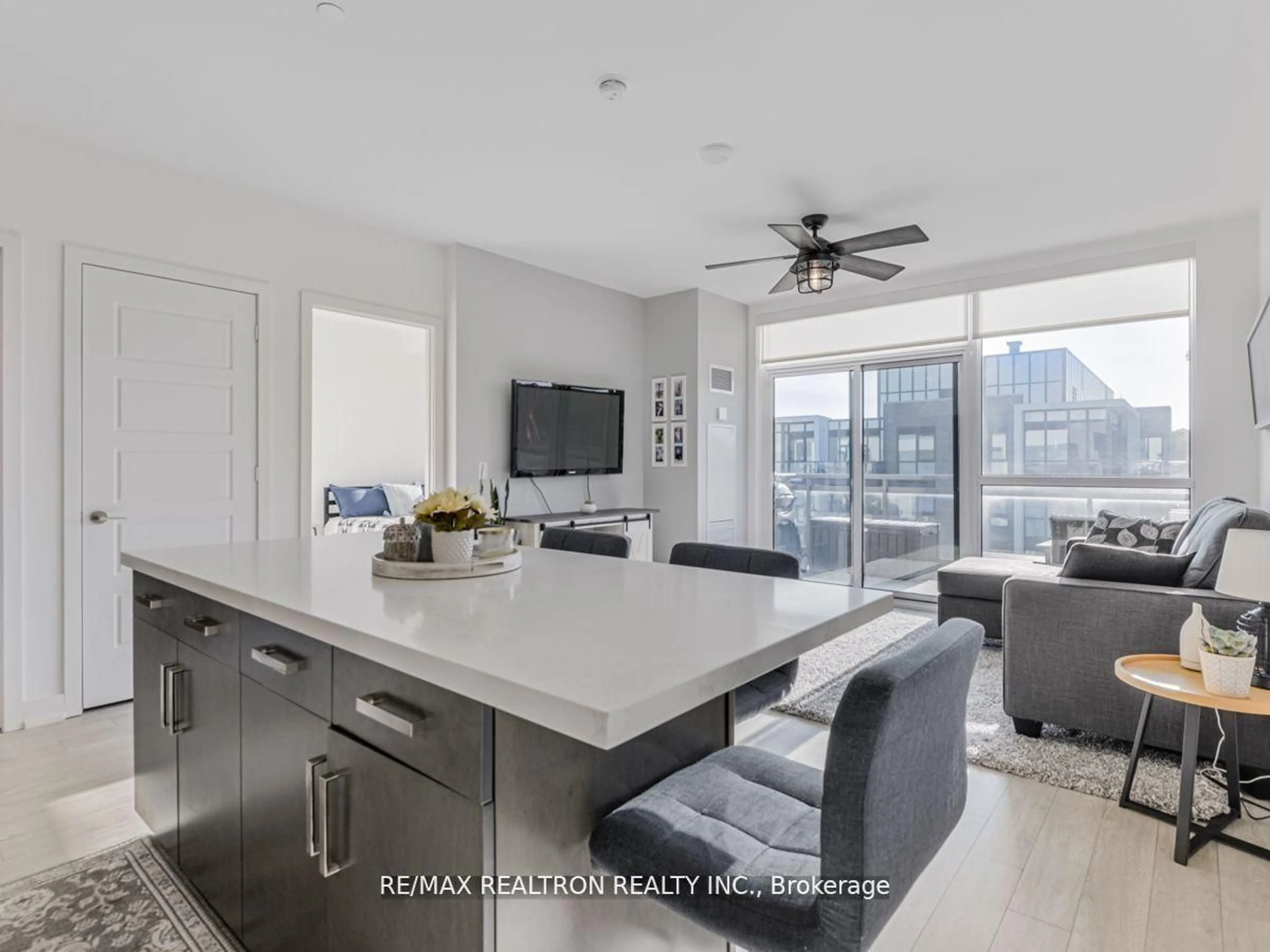 Open concept kitchen, unknown for 333 Sea Ray Ave #D418, Innisfil Ontario L9S 0M3