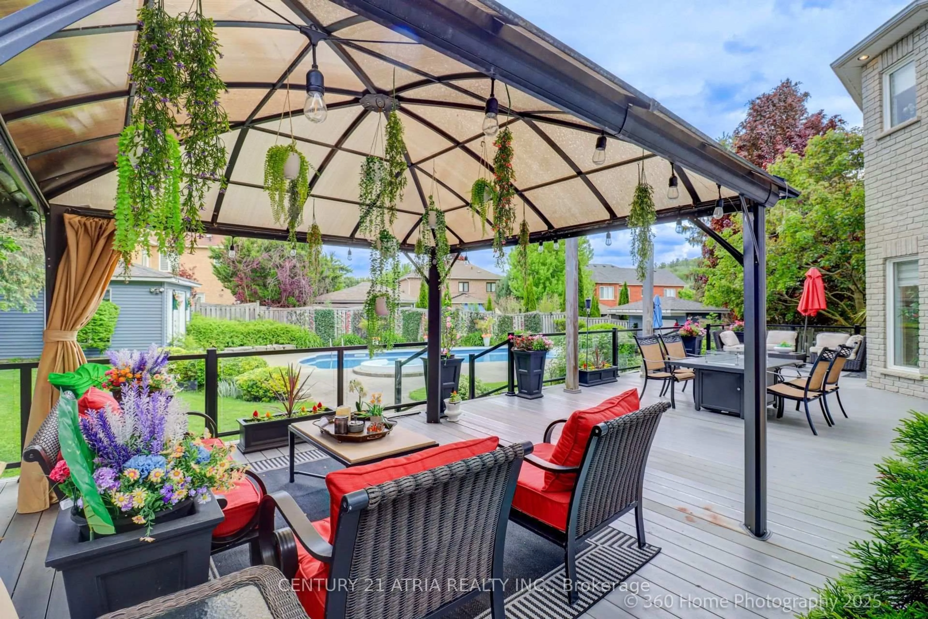 Patio, street for 27 Glacier Crt, Vaughan Ontario L6A 2V3