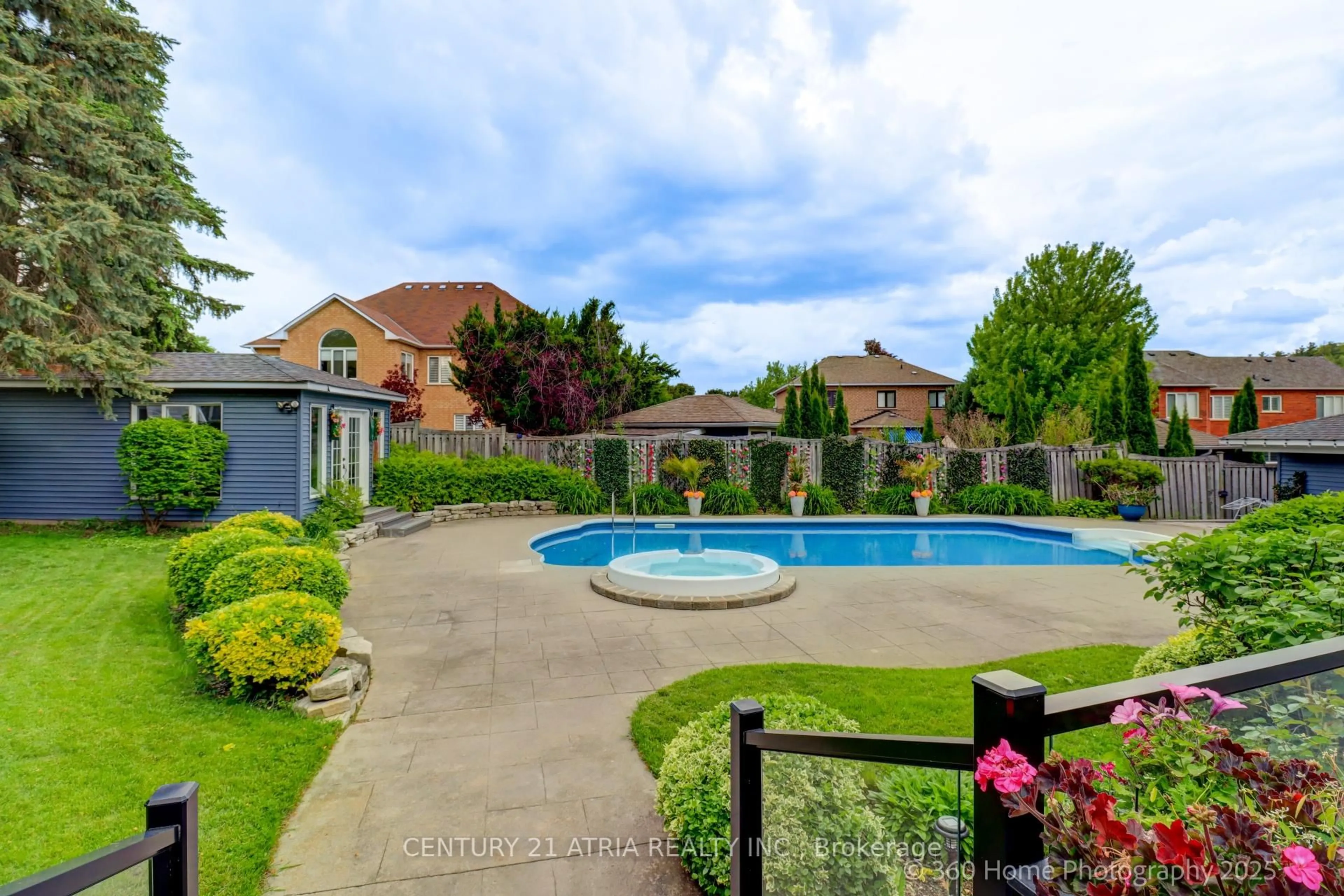 Pool for 27 Glacier Crt, Vaughan Ontario L6A 2V3