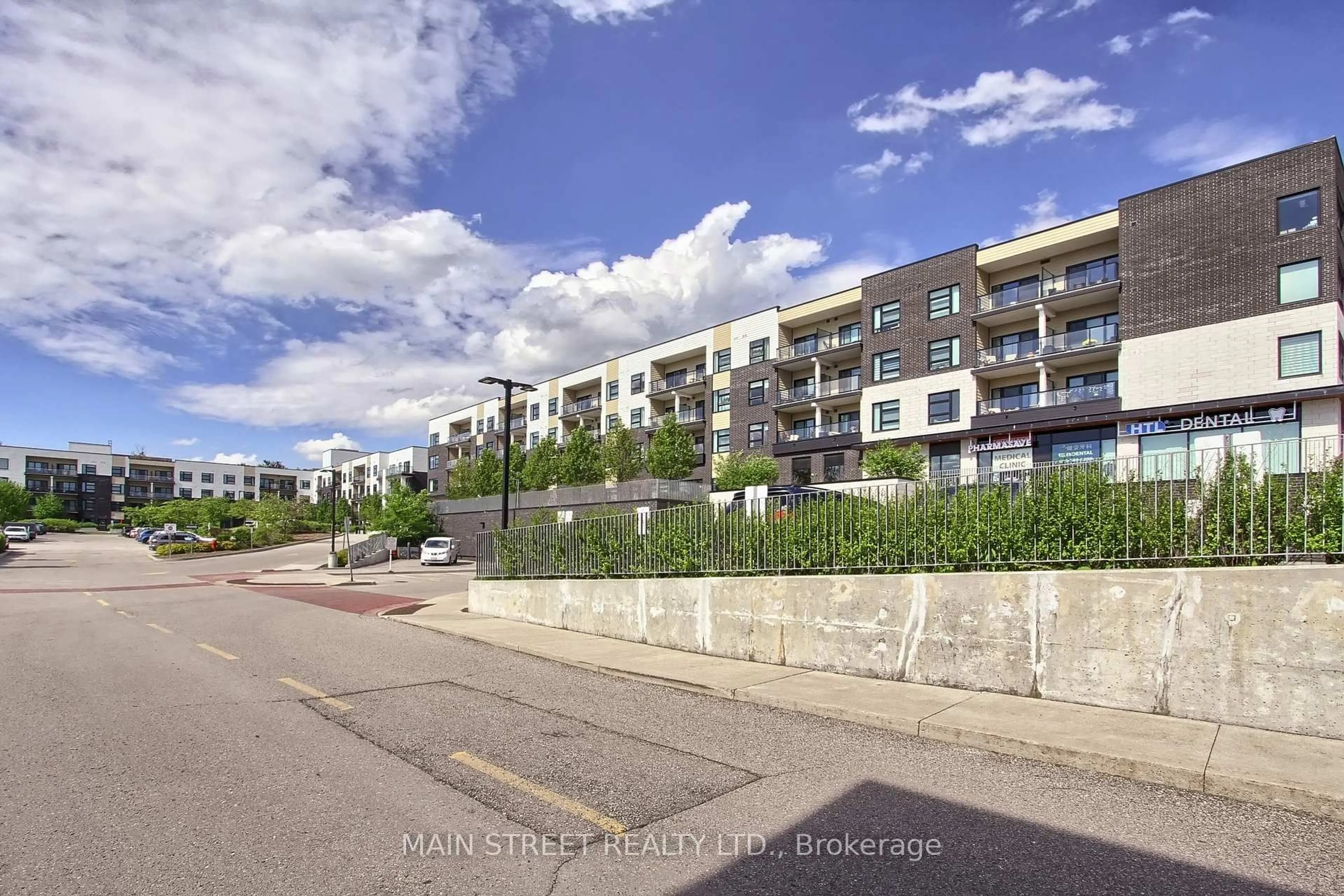Unknown for 555 William Graham Dr #110, Aurora Ontario L4G 7C4