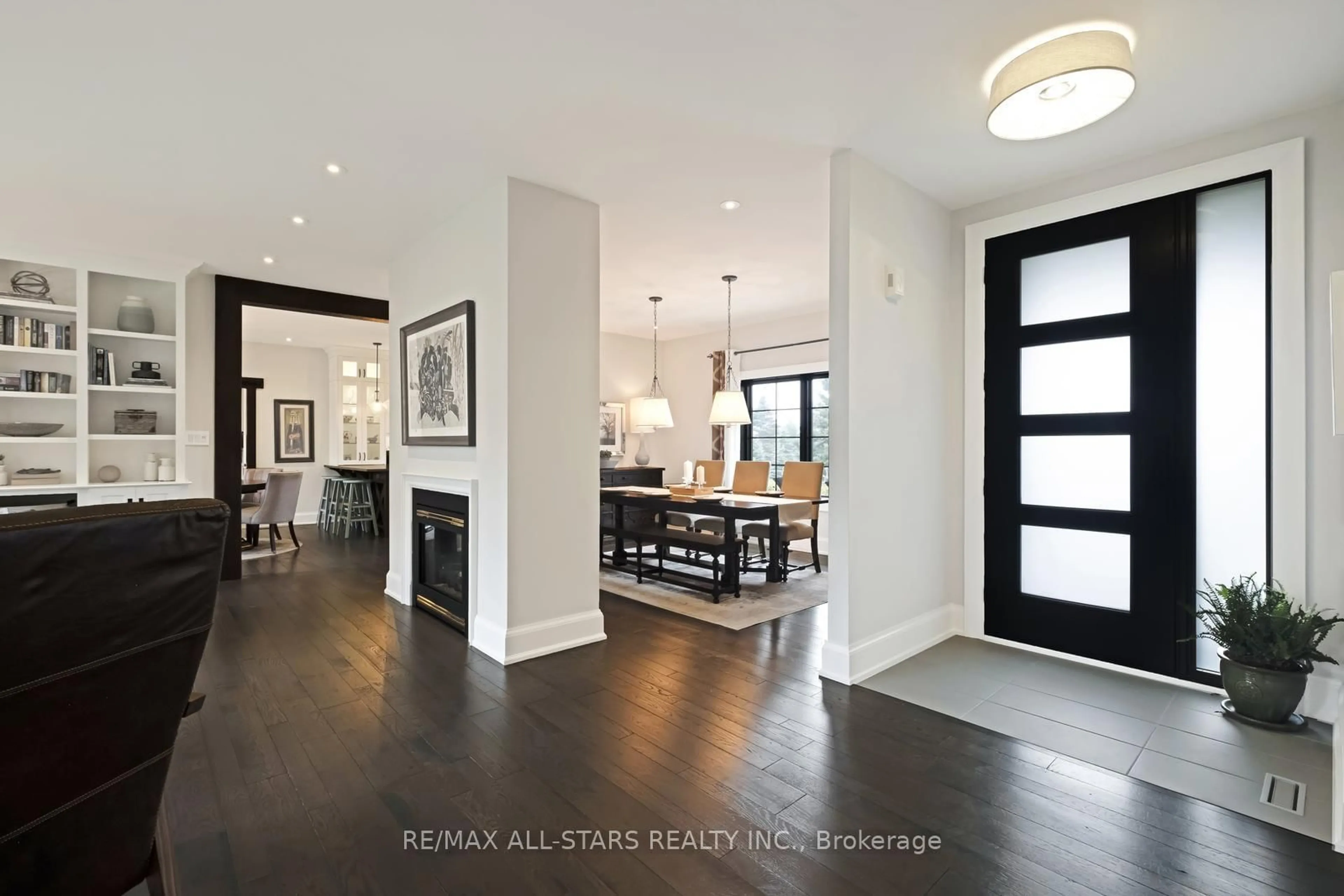 Indoor entryway for 485 Goodwood Rd, Uxbridge Ontario L9P 0N5
