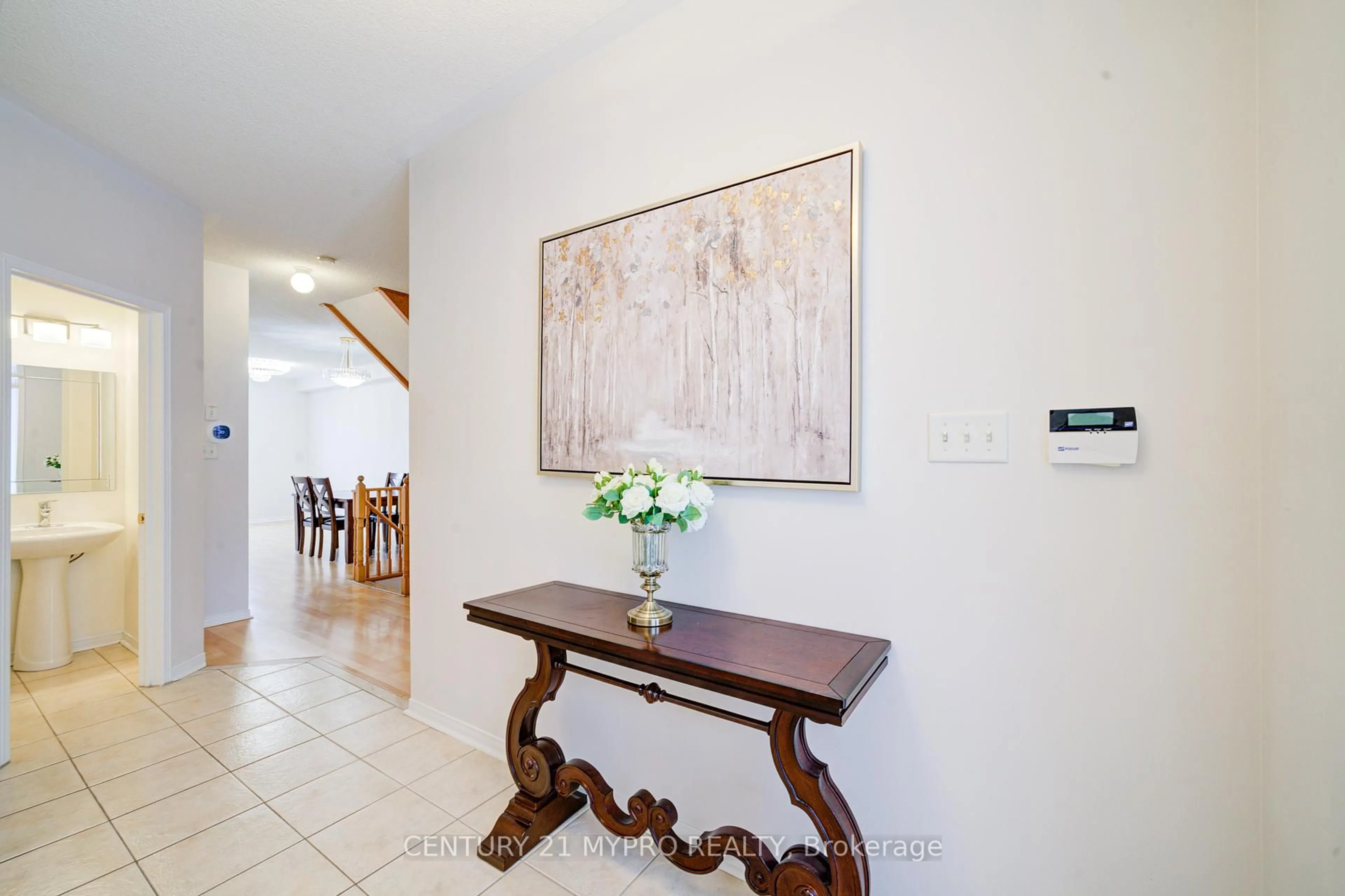 Indoor entryway for 69 Omega St, Markham Ontario L6E 1P2