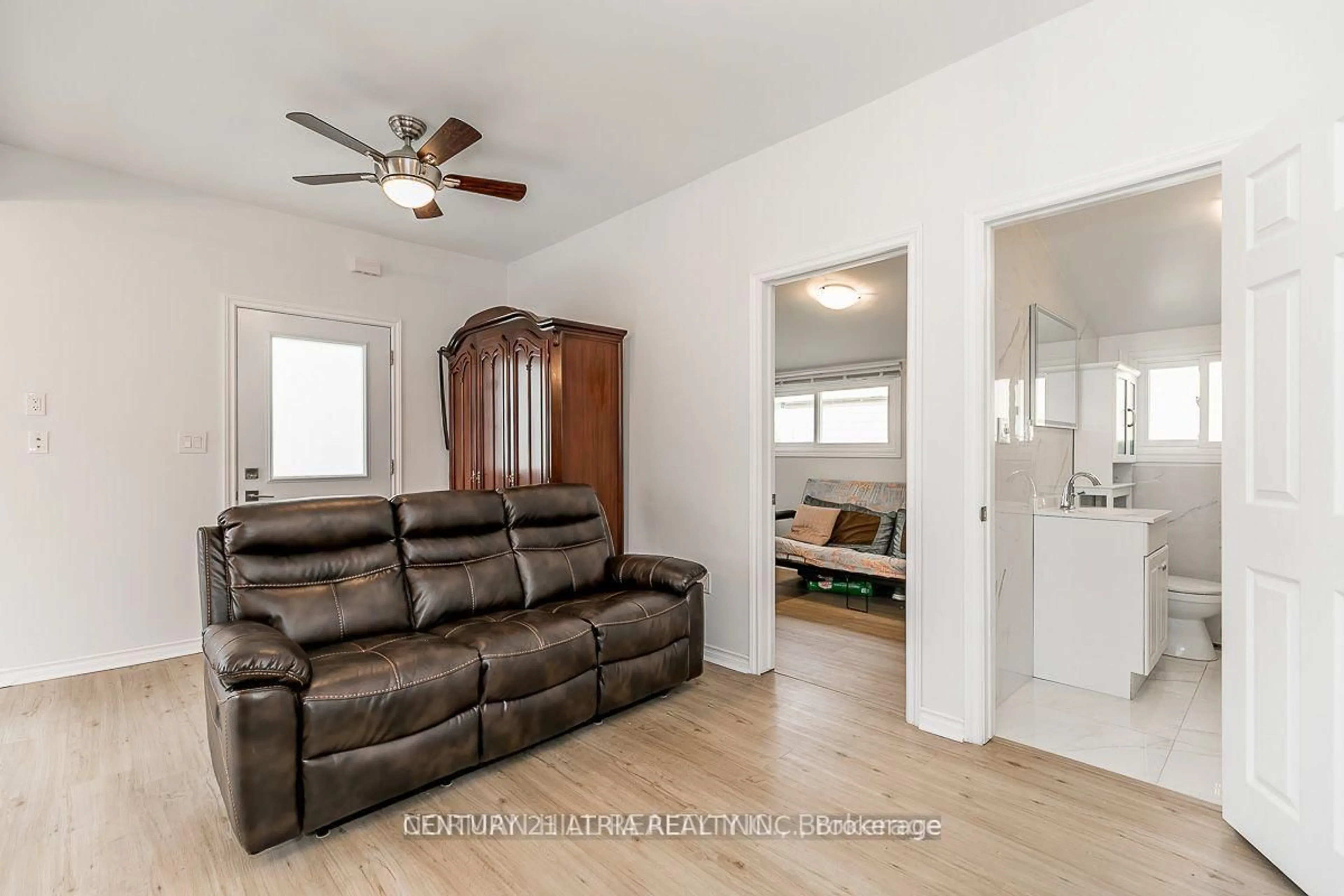 Living room with furniture, unknown for 1277 Temple Ave, Innisfil Ontario L0L 1C0