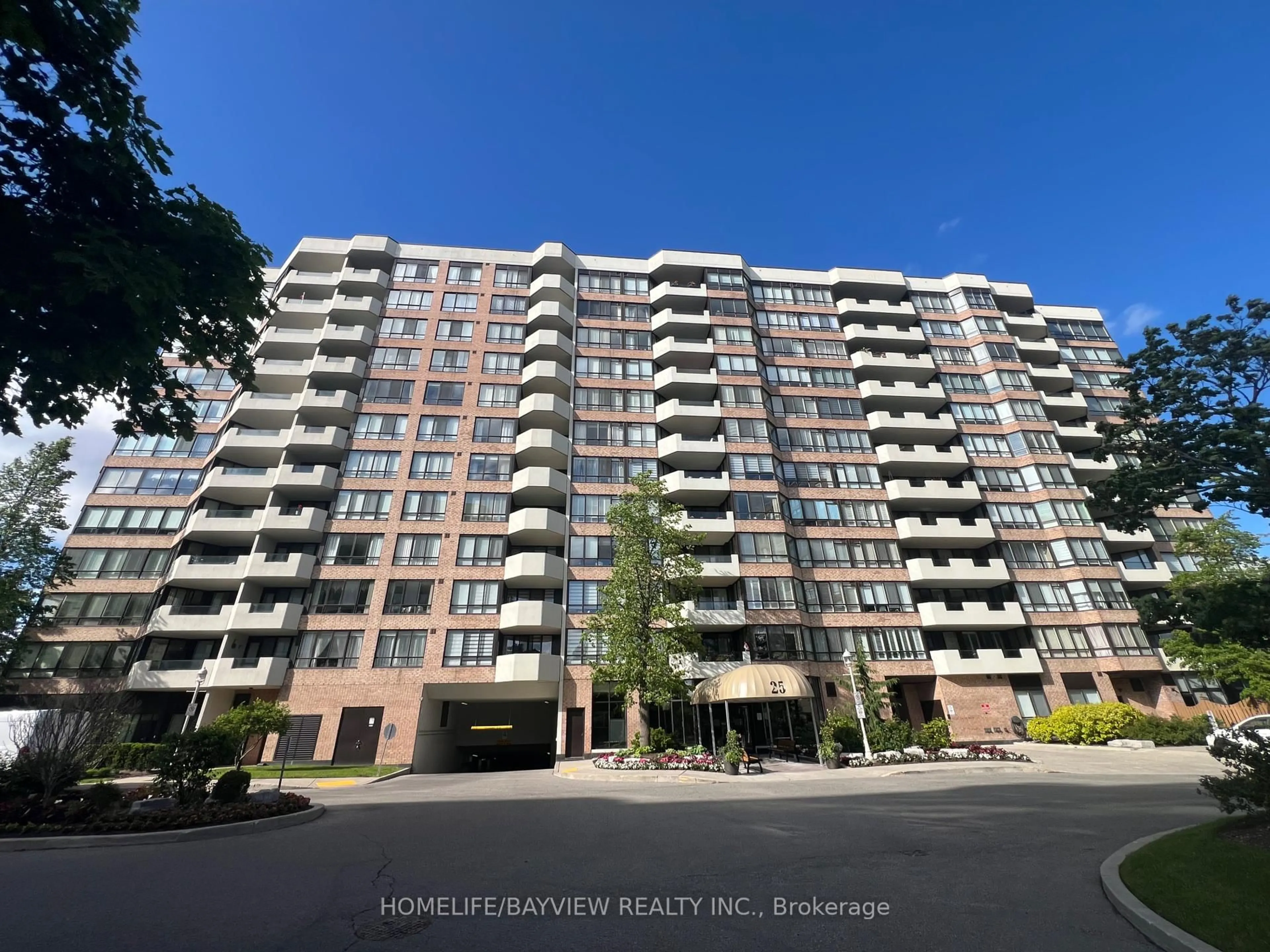 A pic from outside/outdoor area/front of a property/back of a property/a pic from drone, unknown for 25 Austin Dr #126, Markham Ontario L3R 8H4