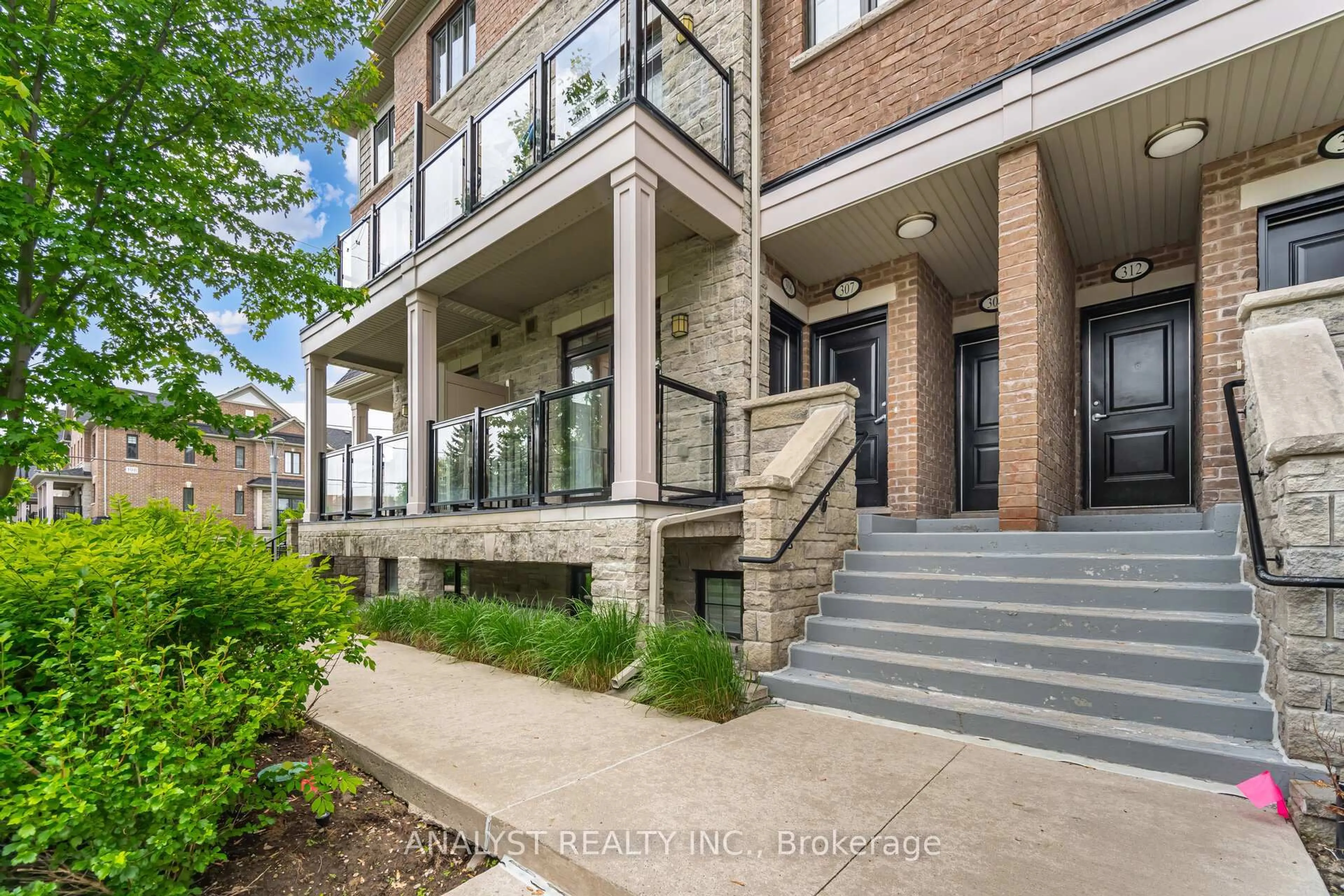 Home with brick exterior material, unknown for 199 Pine Grove Rd #306, Vaughan Ontario L4L 0H8