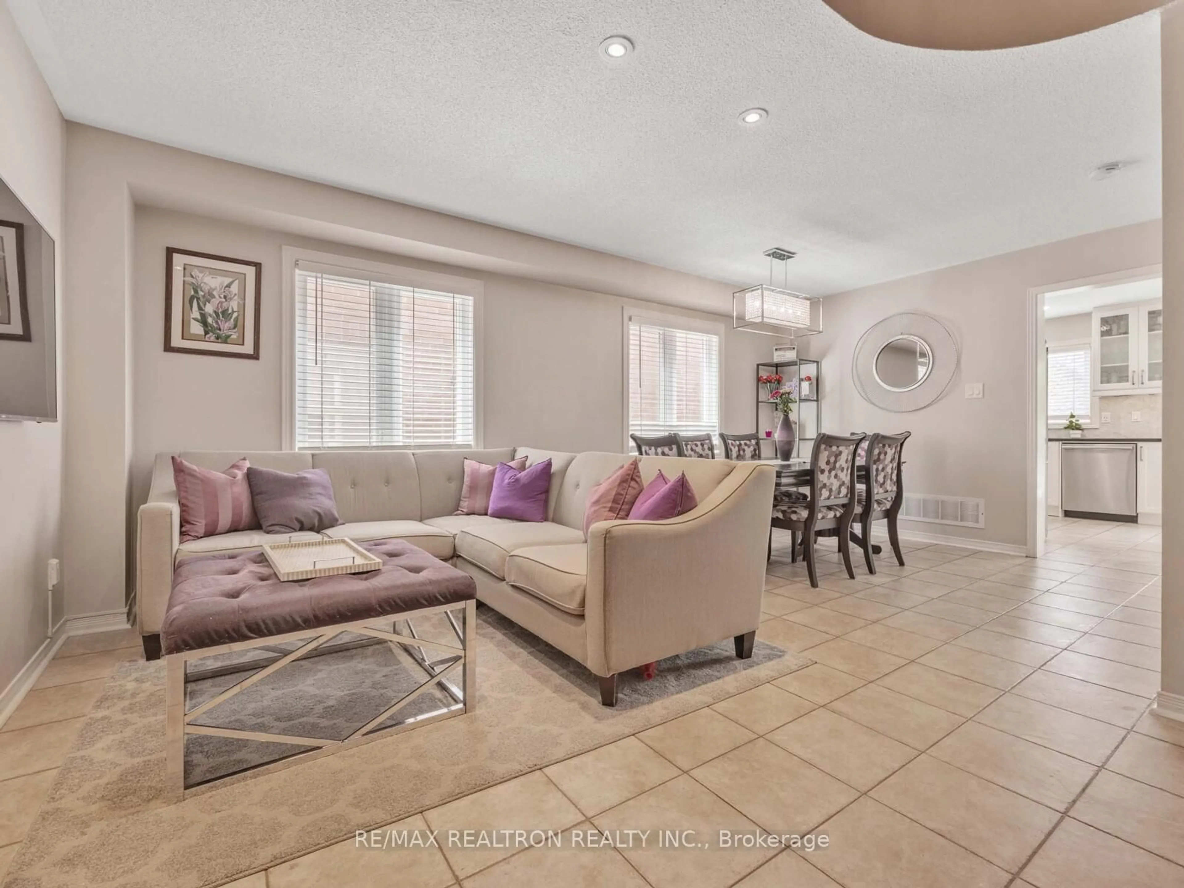 Living room with furniture, ceramic/tile floor for 86 Marathon Ave, Vaughan Ontario L4K 5G5