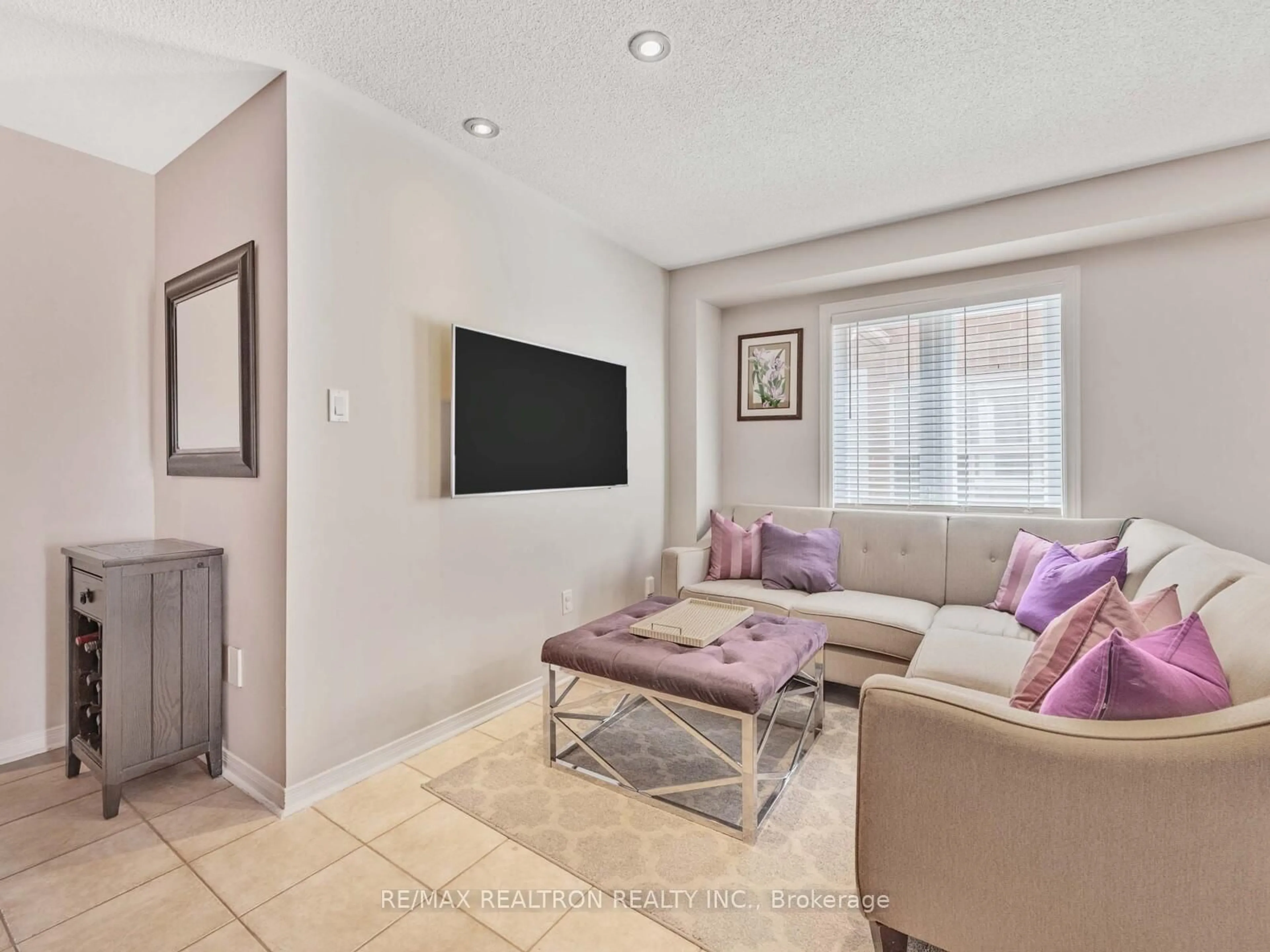 Living room with furniture, ceramic/tile floor for 86 Marathon Ave, Vaughan Ontario L4K 5G5