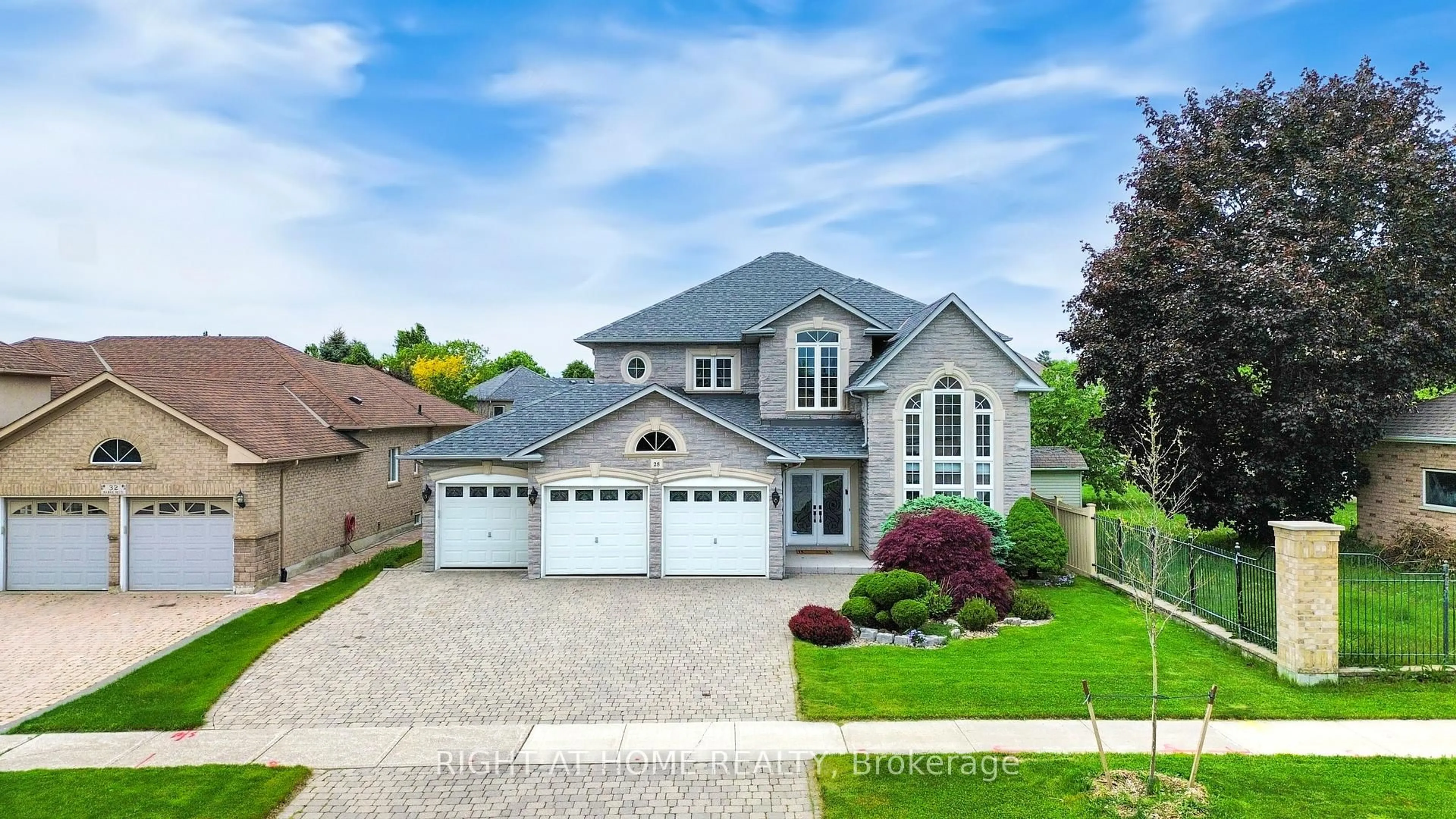 Home with vinyl exterior material, street for 28 Babak Blvd, Vaughan Ontario L4L 9A5