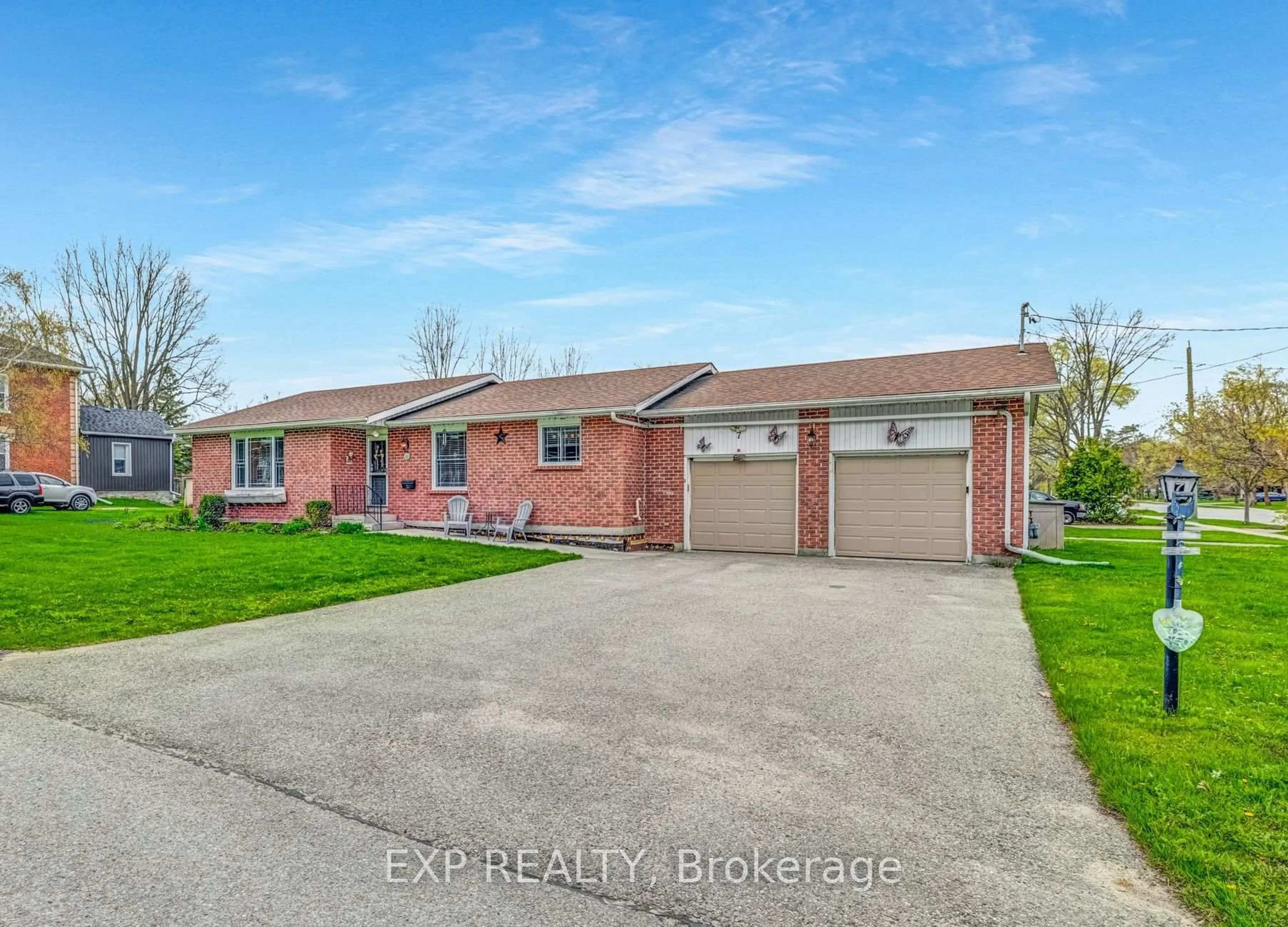 Unknown for 7 Queen St, Brock Ontario L0E 1E0
