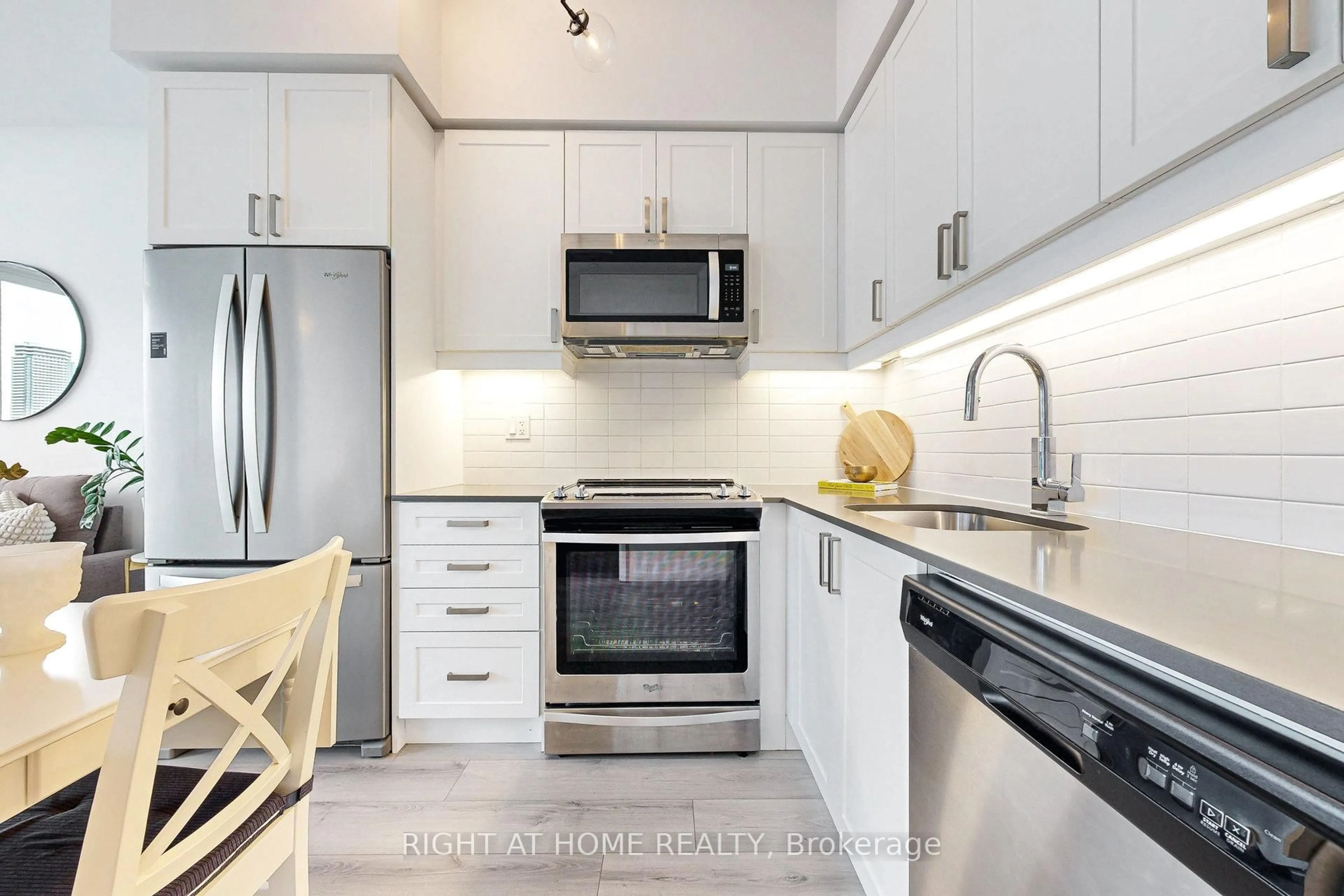Contemporary kitchen, ceramic/tile floor for 7895 Jane St #907, Vaughan Ontario L4K 0K2