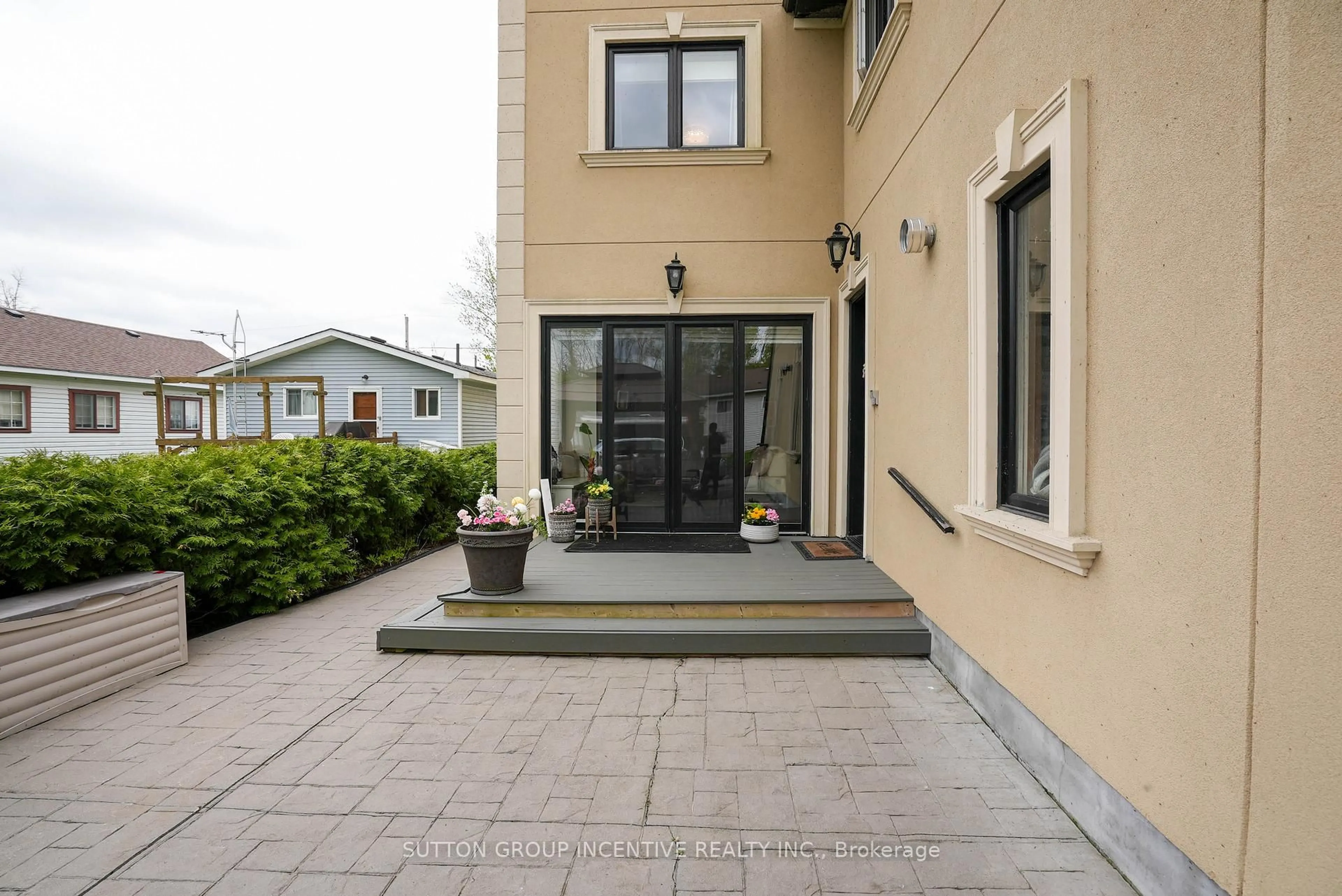 Patio, street for 1078 Wisker Ave, Innisfil Ontario L9S 2B3