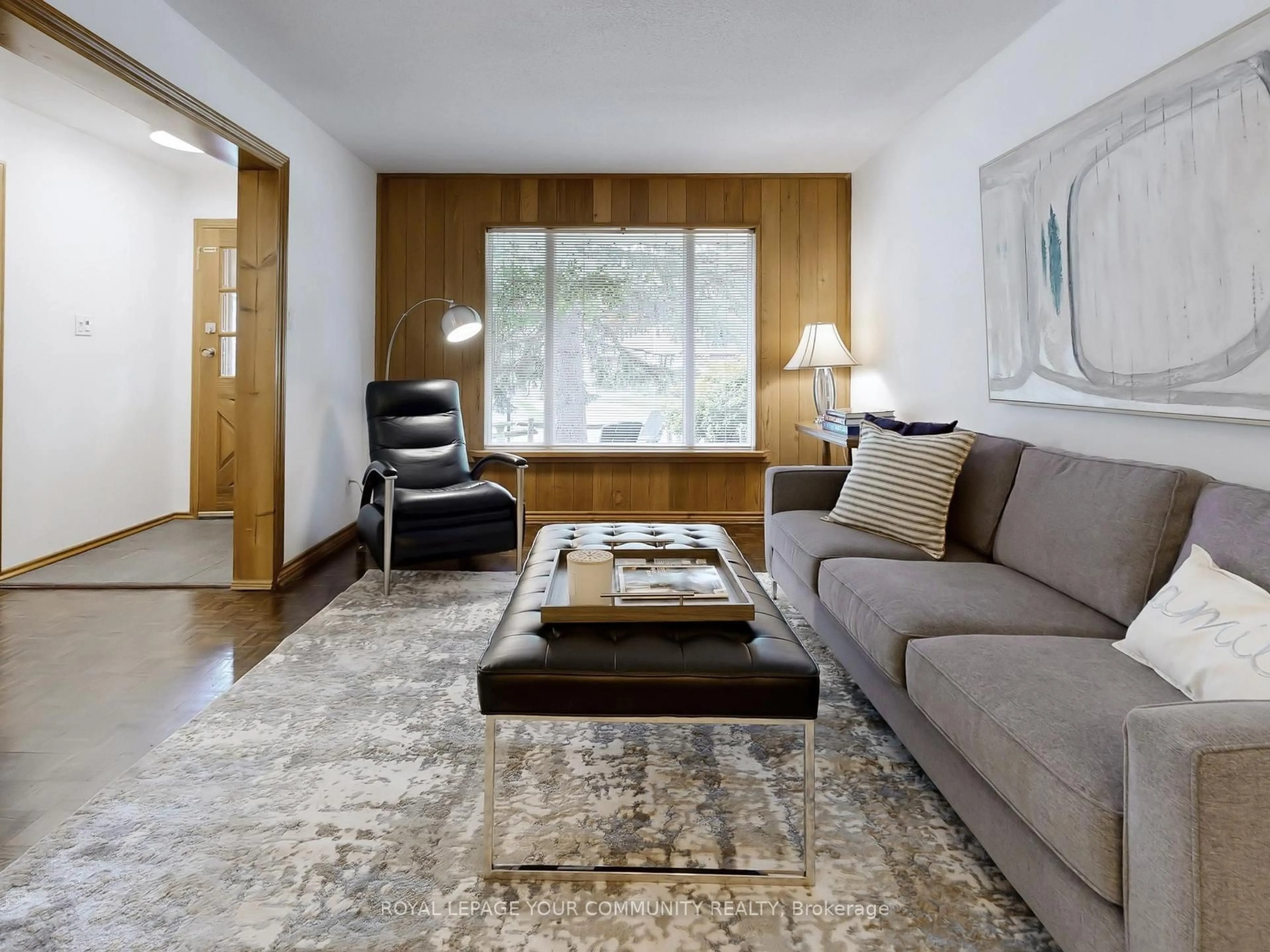 Living room with furniture, unknown for 4 Kitsilano Cres, Richmond Hill Ontario L4C 5A5
