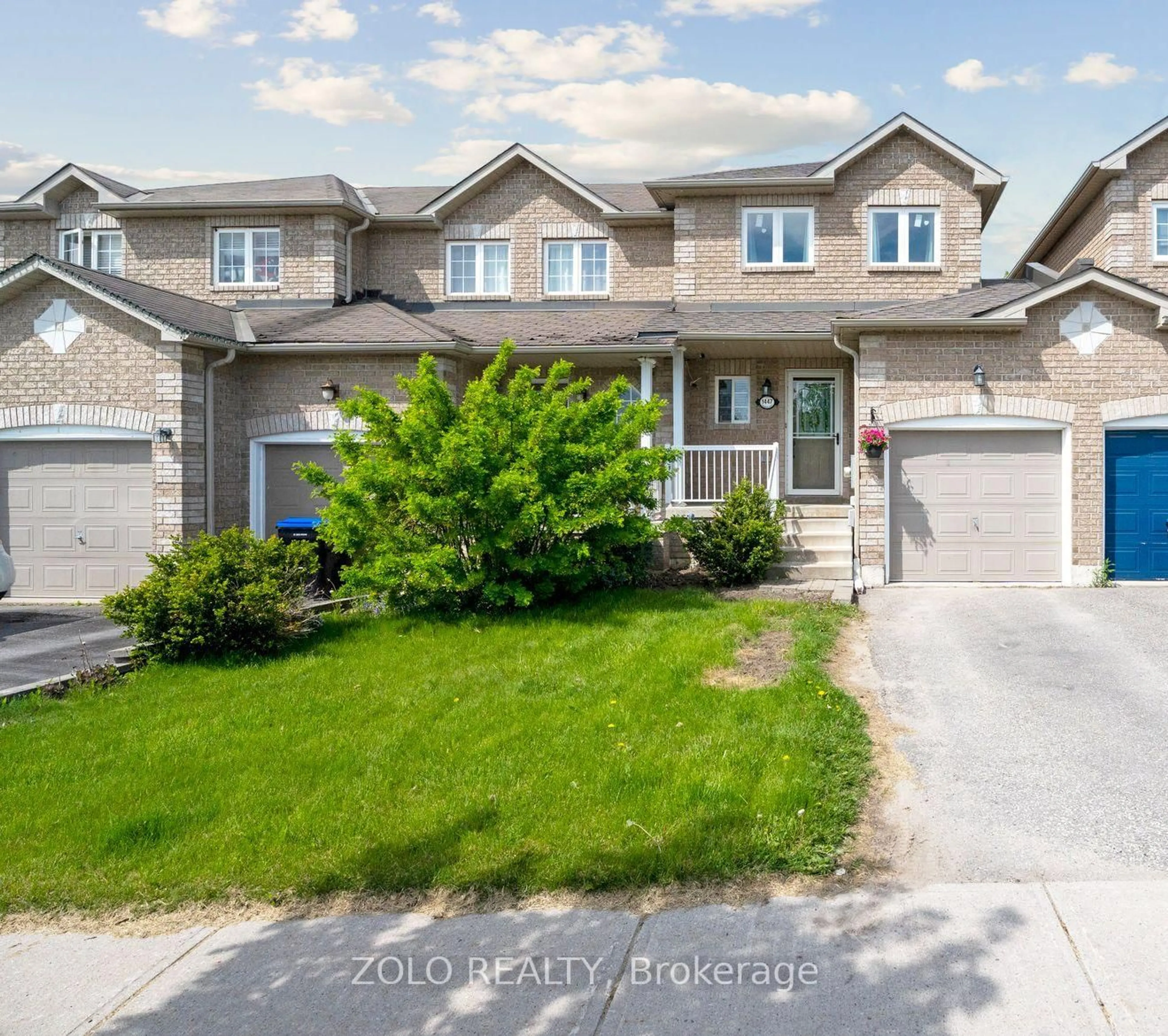 A pic from outside/outdoor area/front of a property/back of a property/a pic from drone, street for 1447 Rankin Way, Innisfil Ontario L9S 0C5