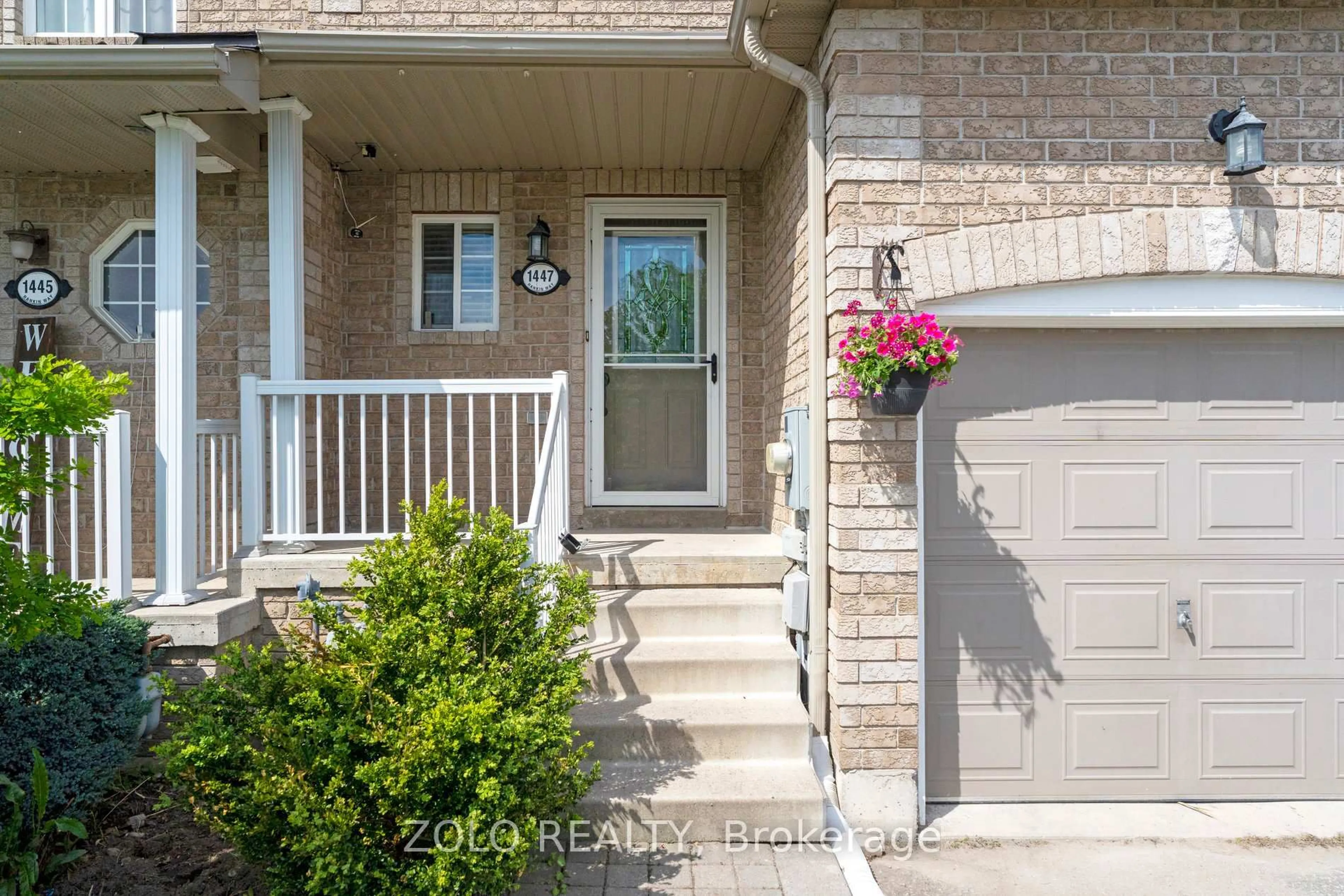 Indoor entryway for 1447 Rankin Way, Innisfil Ontario L9S 0C5