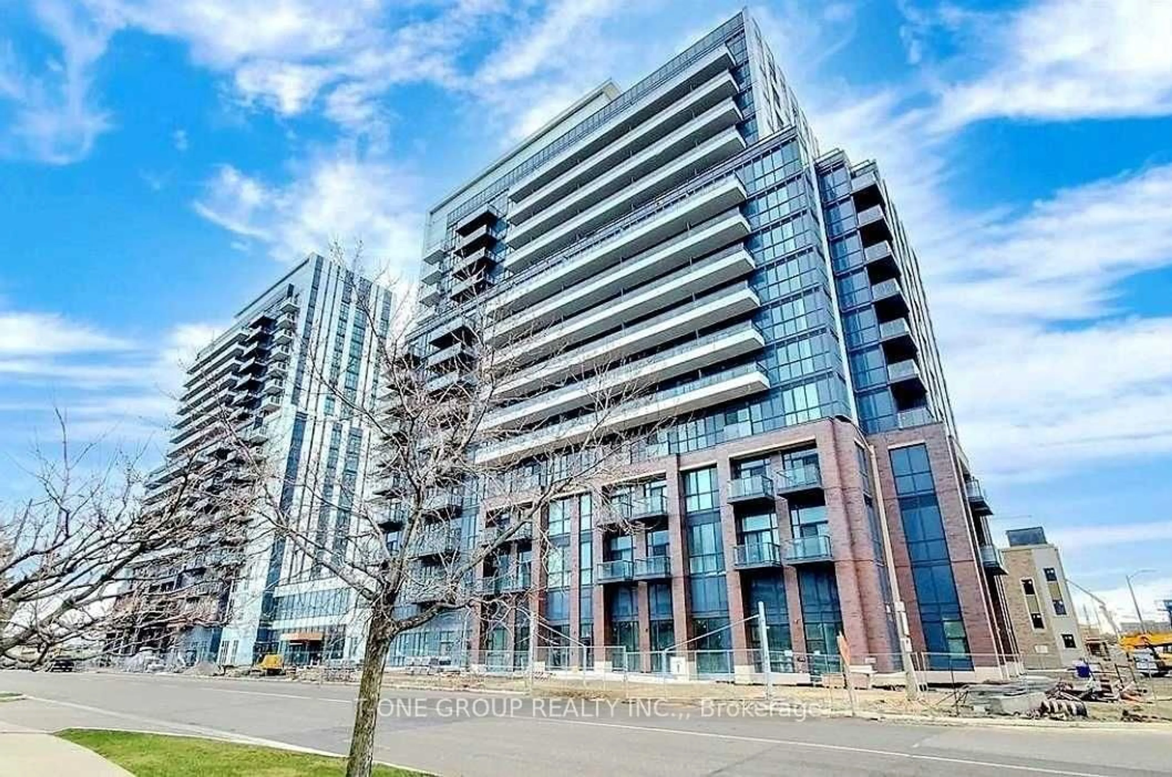Indoor foyer for 10 Honeycrisp Cres #808, Vaughan Ontario L4K 0M7