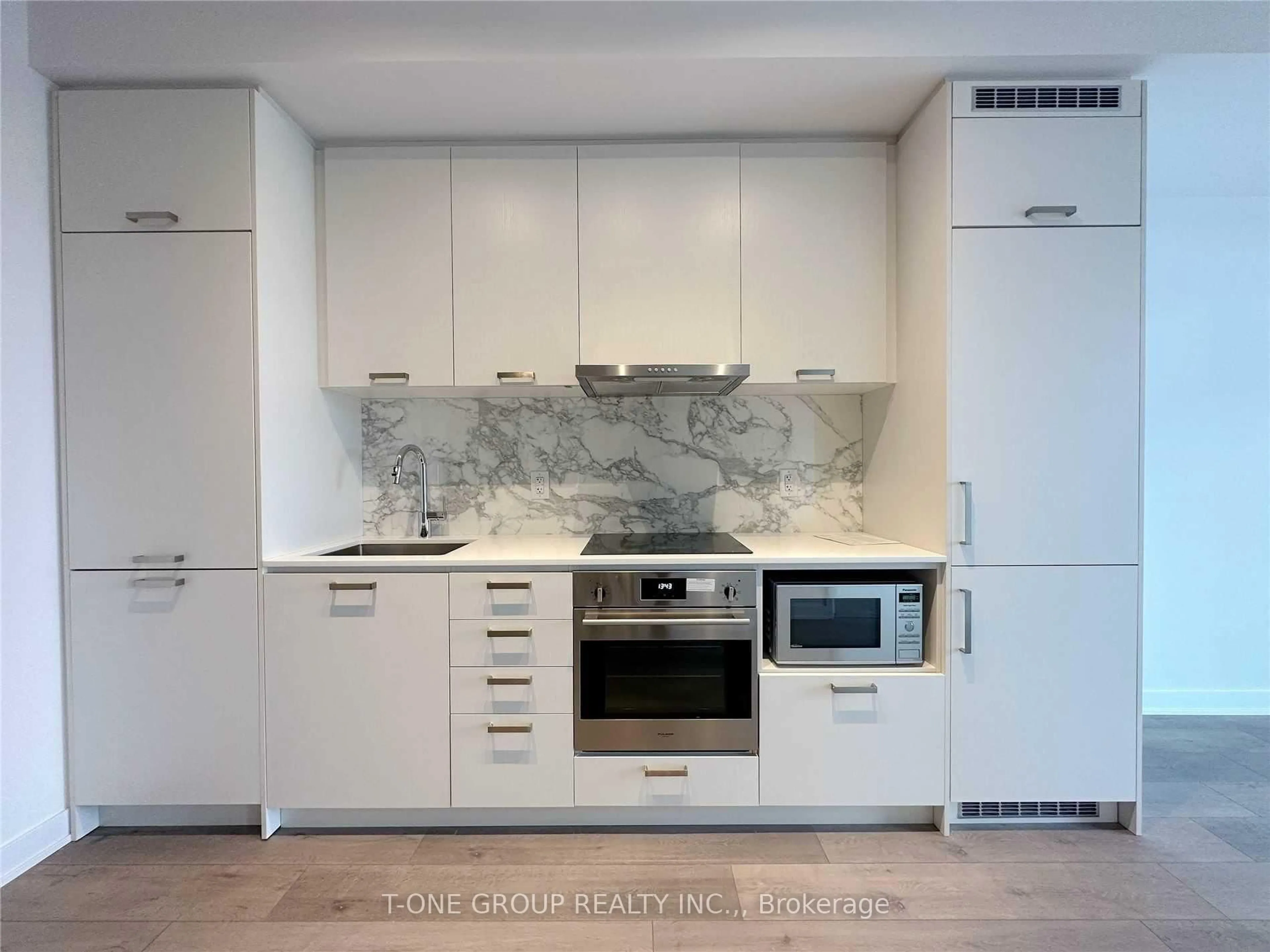 Unknown for 10 Honeycrisp Cres #808, Vaughan Ontario L4K 0M7