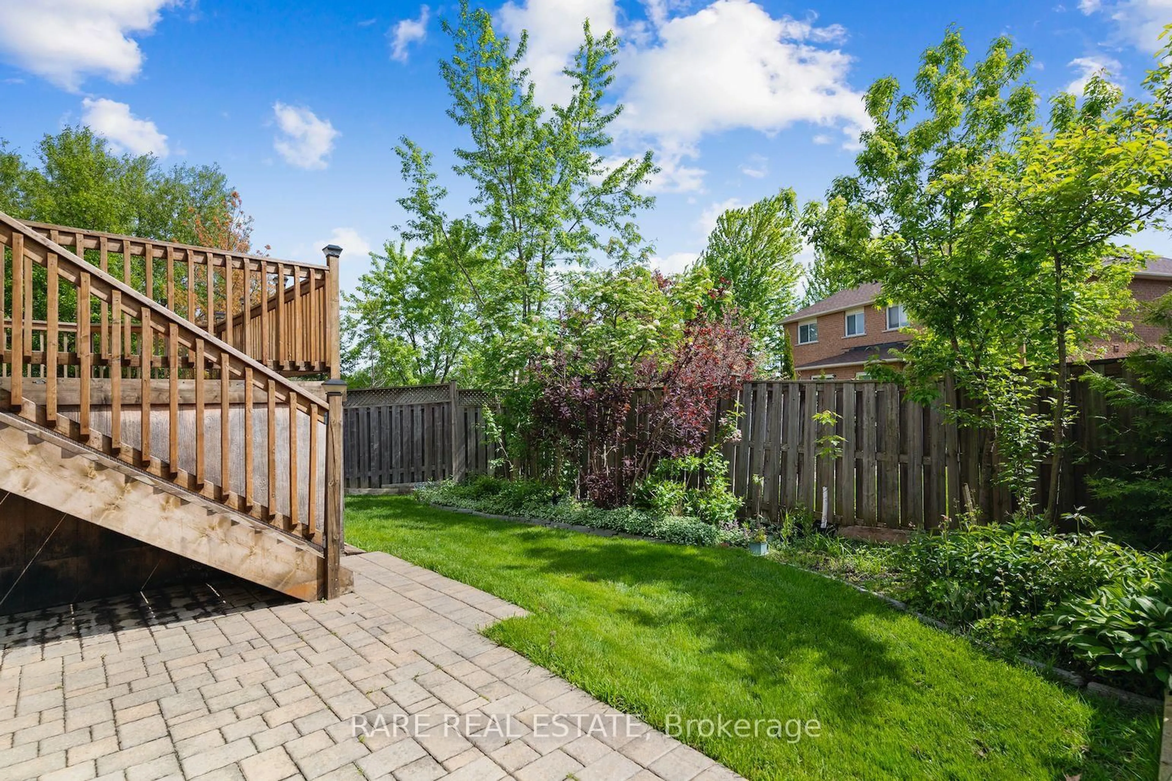 Patio, street for 295 Stonebridge Dr, Markham Ontario L6C 2Y1