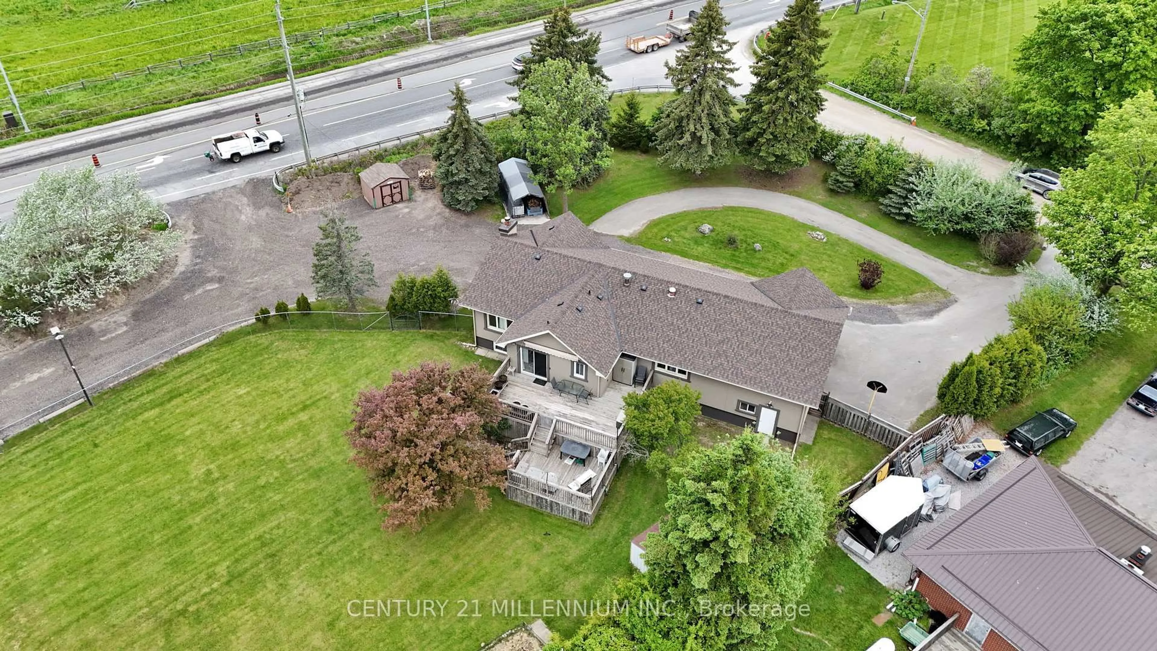 A pic from outside/outdoor area/front of a property/back of a property/a pic from drone, street for 5995 17th Sdrd, King Ontario L0G 1T0