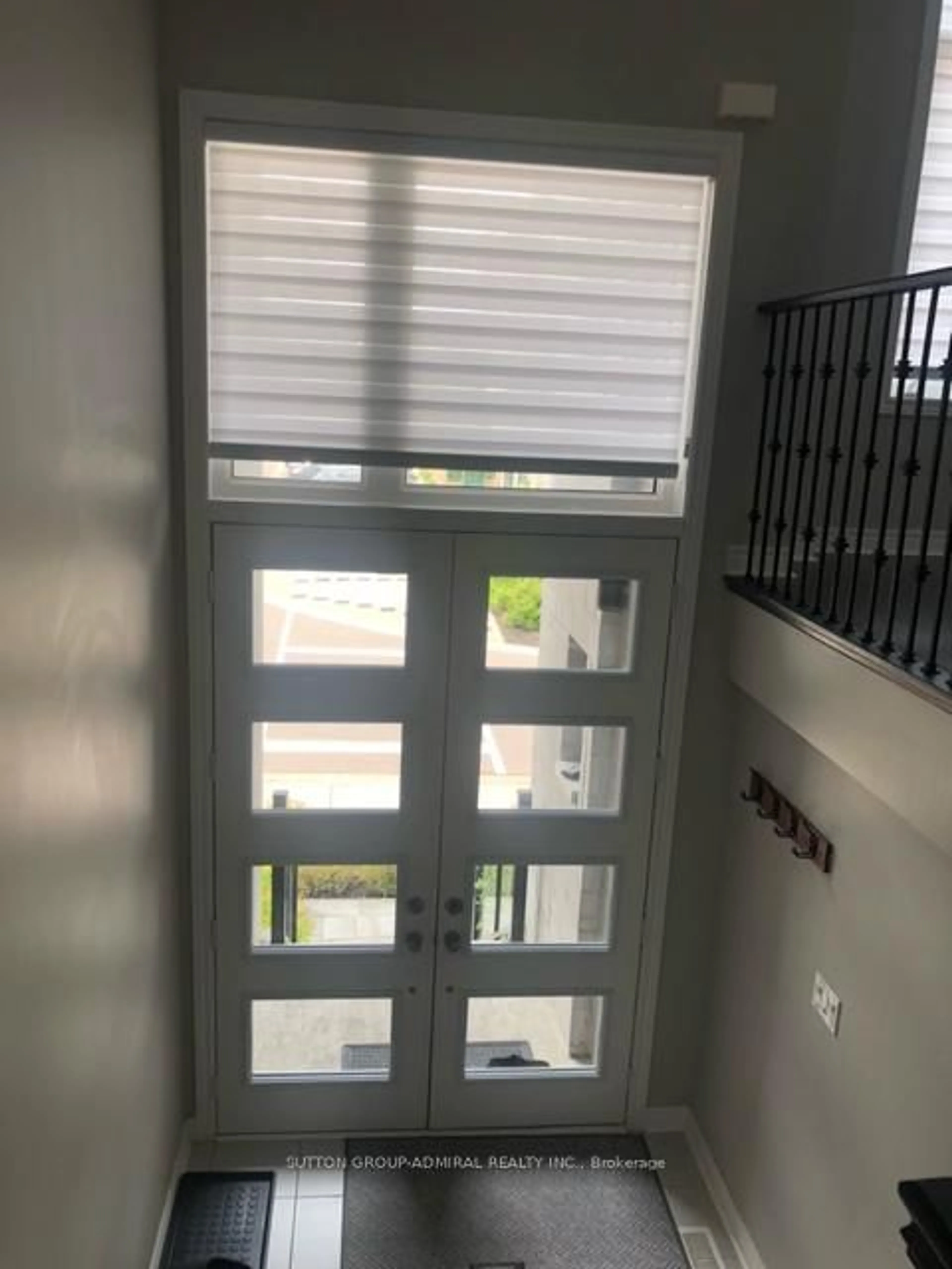 Indoor entryway for 77 Laskin Dr, Vaughan Ontario L6A 4P6