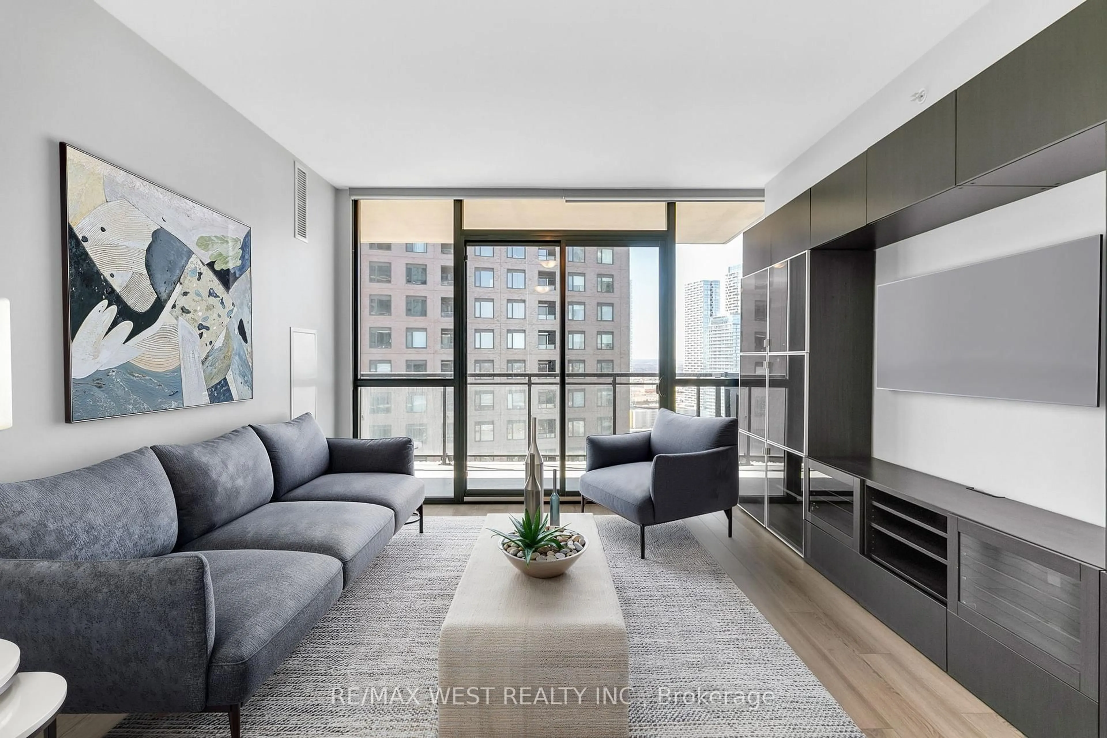 Living room with furniture, unknown for 2910 Highway 7 N/A #2605, Vaughan Ontario L4K 0H8
