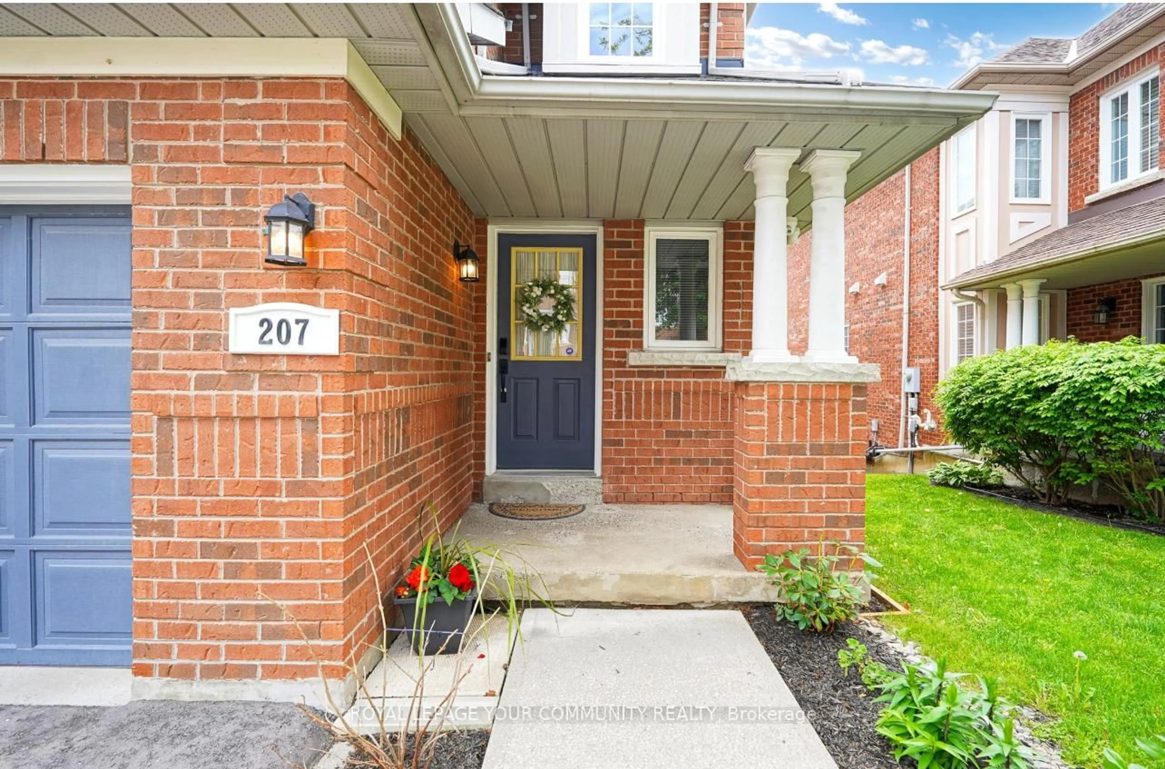 Home with brick exterior material, street for 190 Harding Blvd #207, Richmond Hill Ontario L4C 0J9