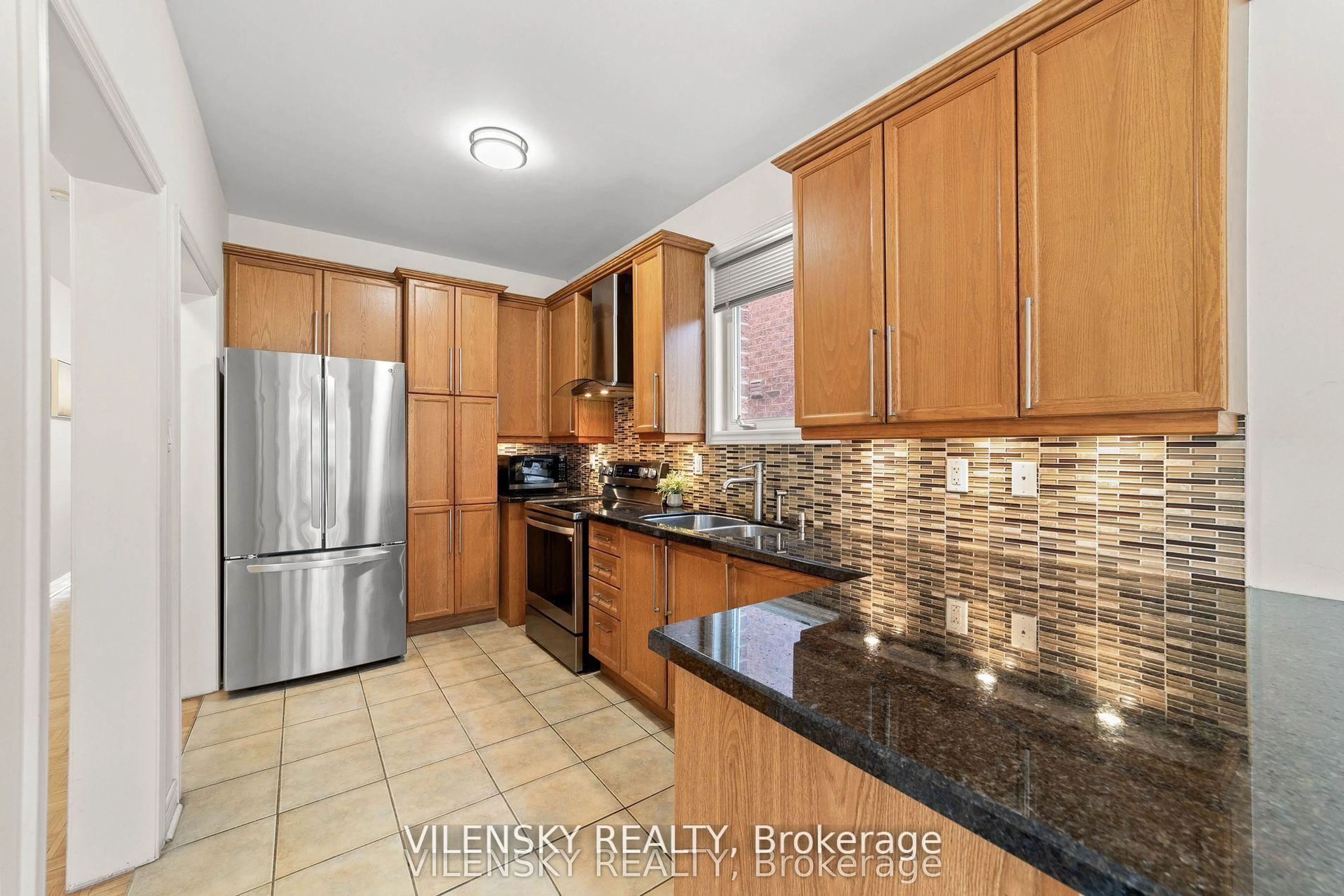 Unknown for 37 Balsamwood Rd, Vaughan Ontario L4J 9E2