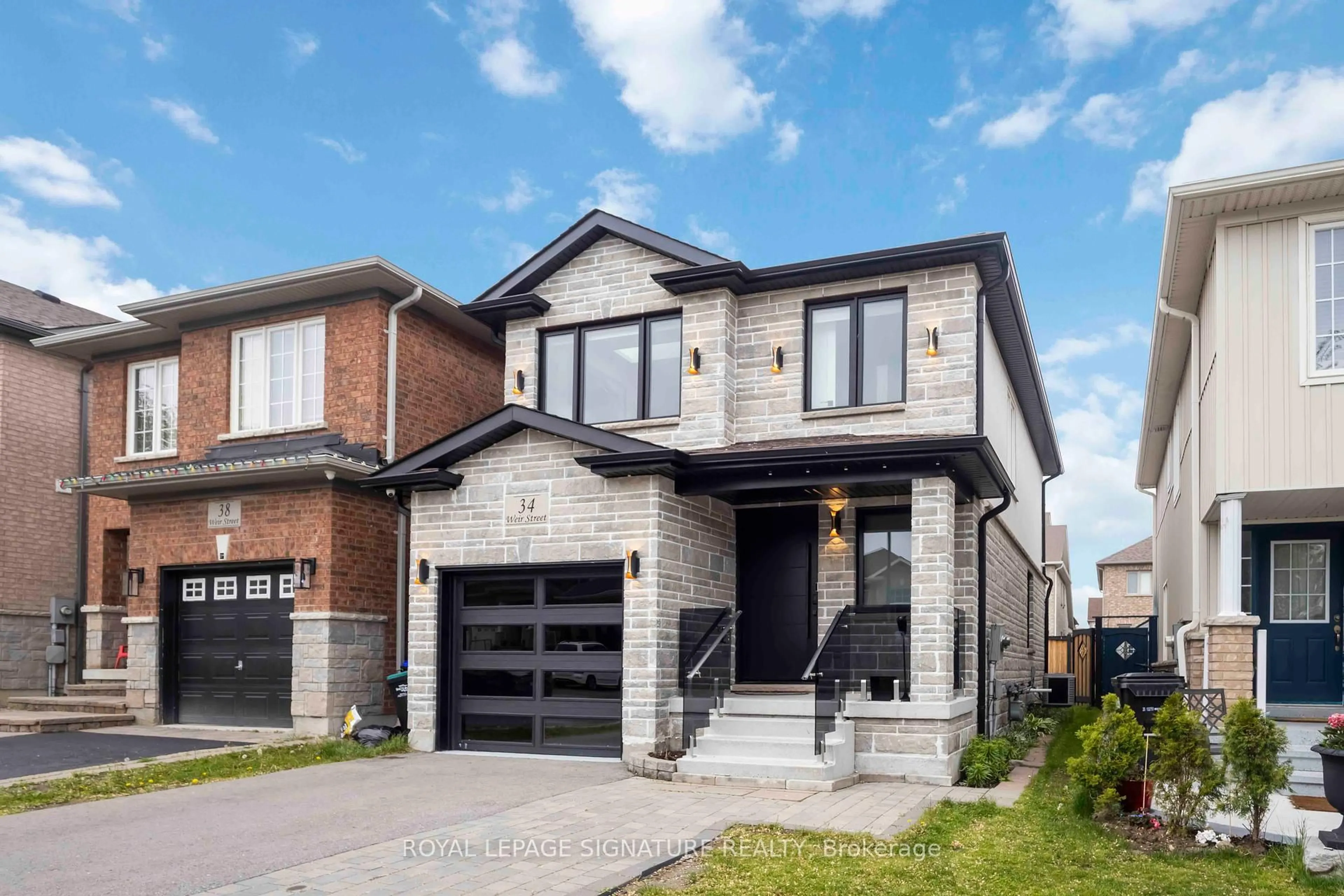 Home with brick exterior material, street for 34 Weir St, Bradford West Gwillimbury Ontario L3Z 0K6