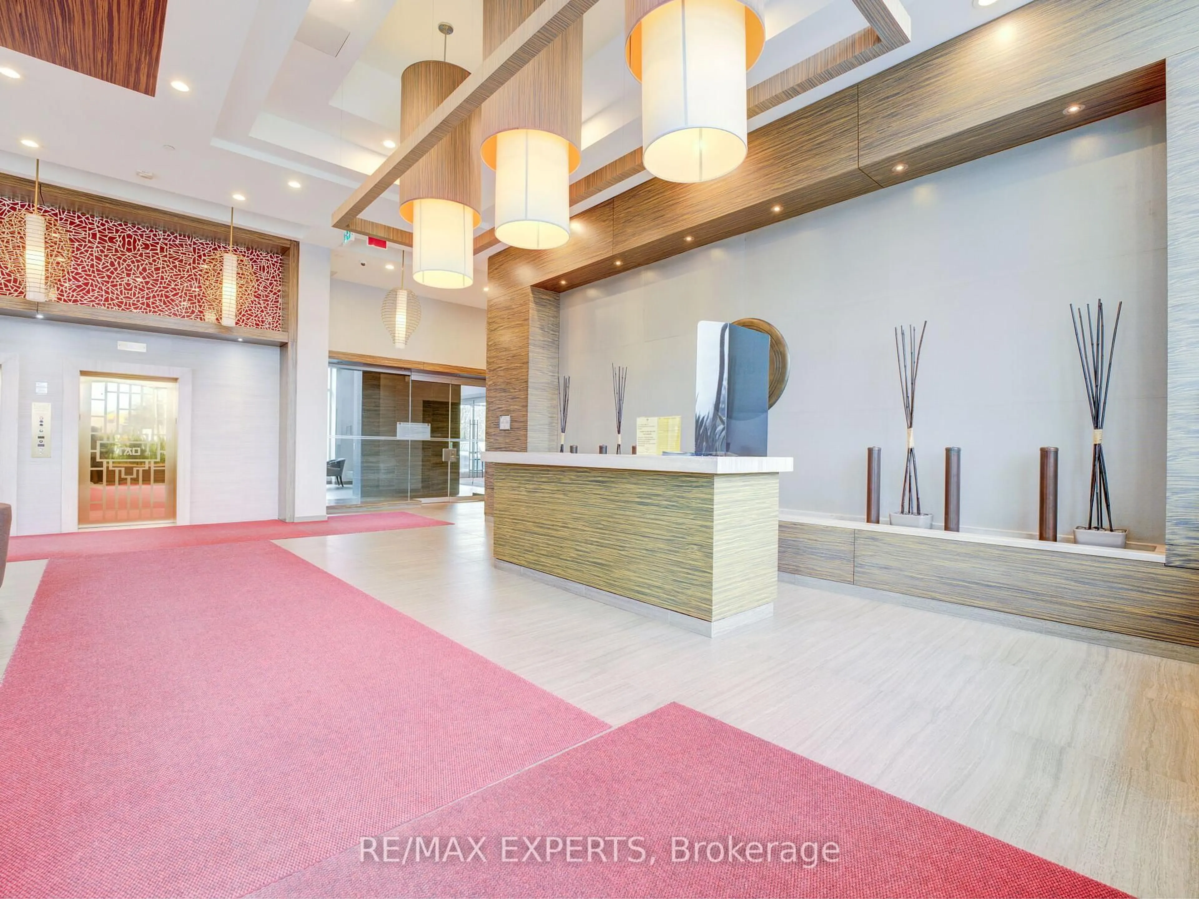 Lobby for 8763 Bayview Ave #231, Richmond Hill Ontario L4B 3V1
