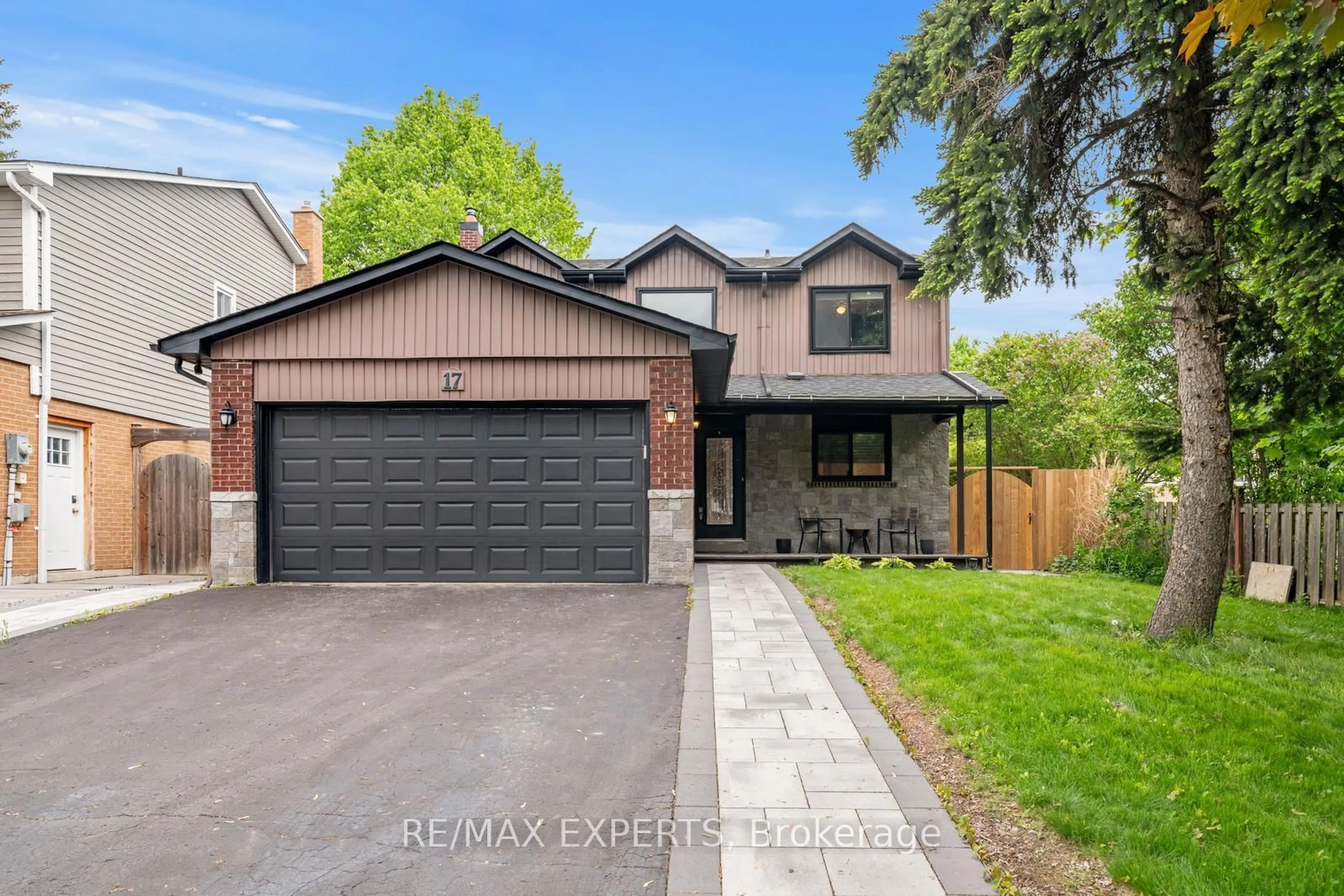Home with brick exterior material, street for 17 PATRICIAN Crt, Bradford West Gwillimbury Ontario L3Z 1B4