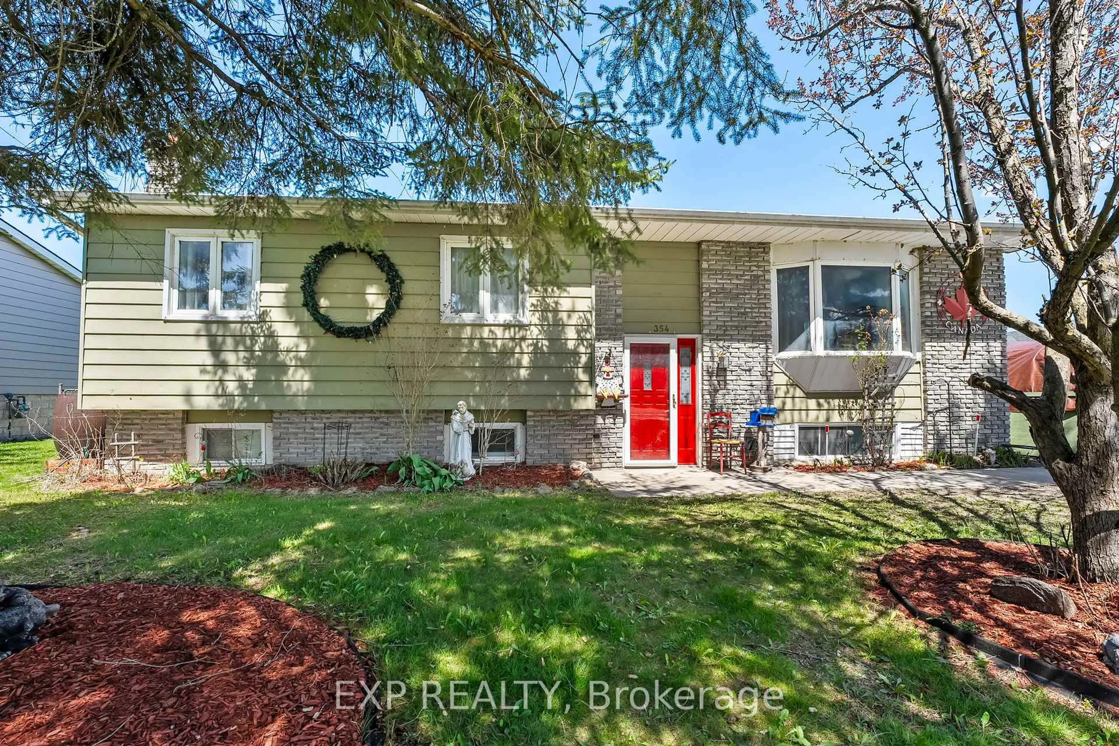 Home with vinyl exterior material, street for 354 Lakeland Cres, Brock Ontario L0K 1A0