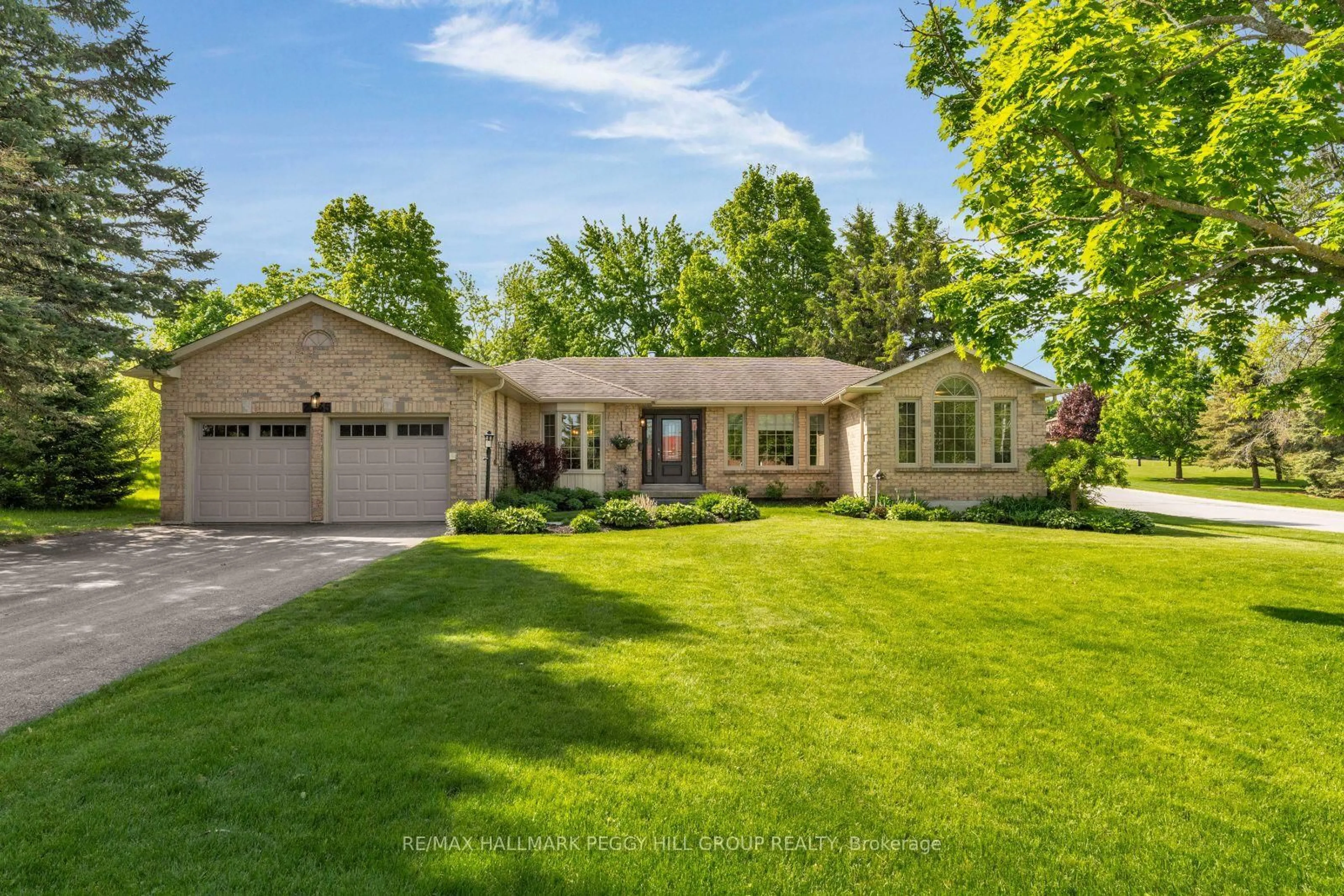 Home with brick exterior material, street for 2235 Meadowland St, Innisfil Ontario L0L 1K0