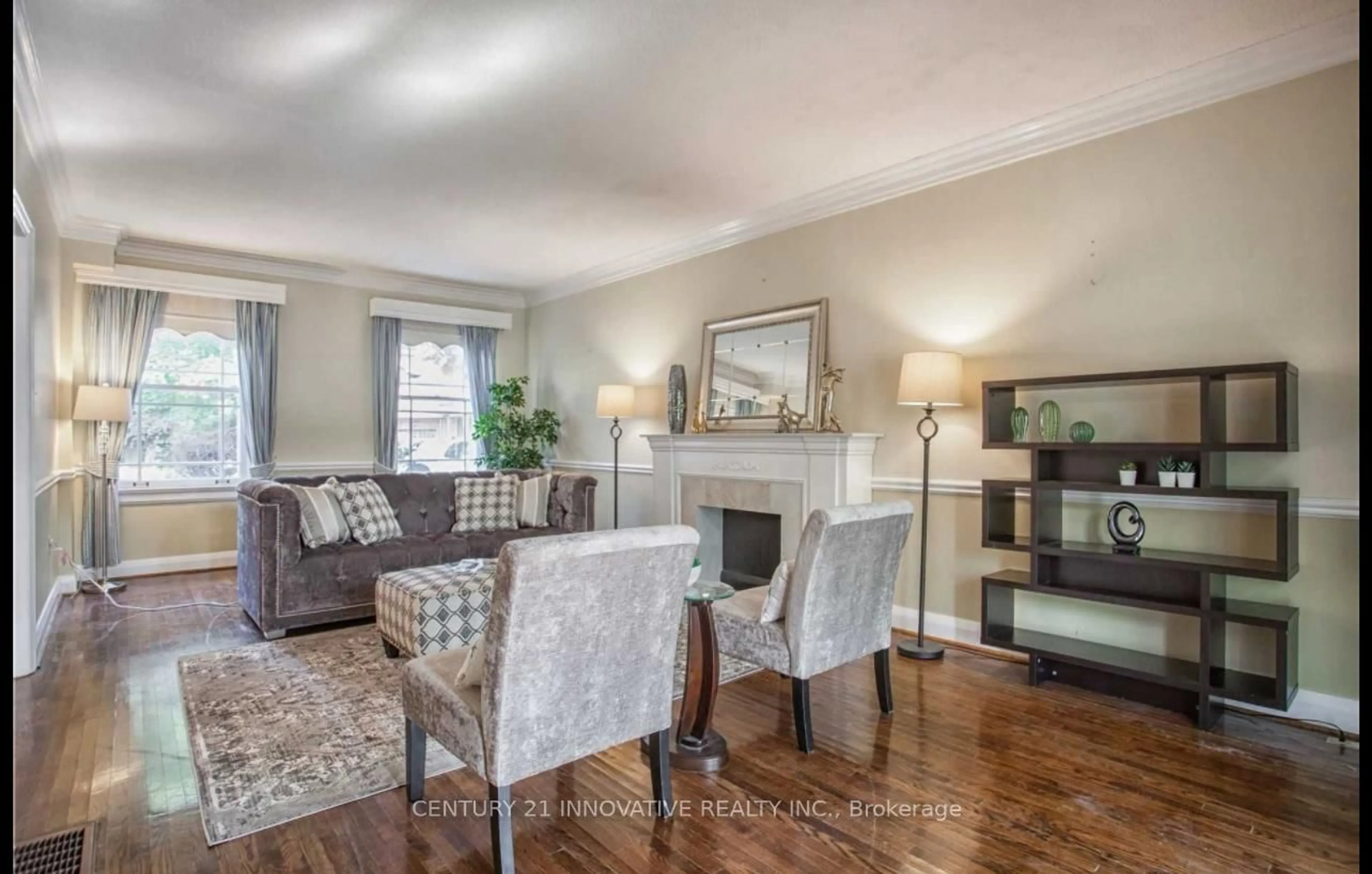 Living room with furniture, wood/laminate floor for 48 Trench St, Richmond Hill Ontario L4C 3W5