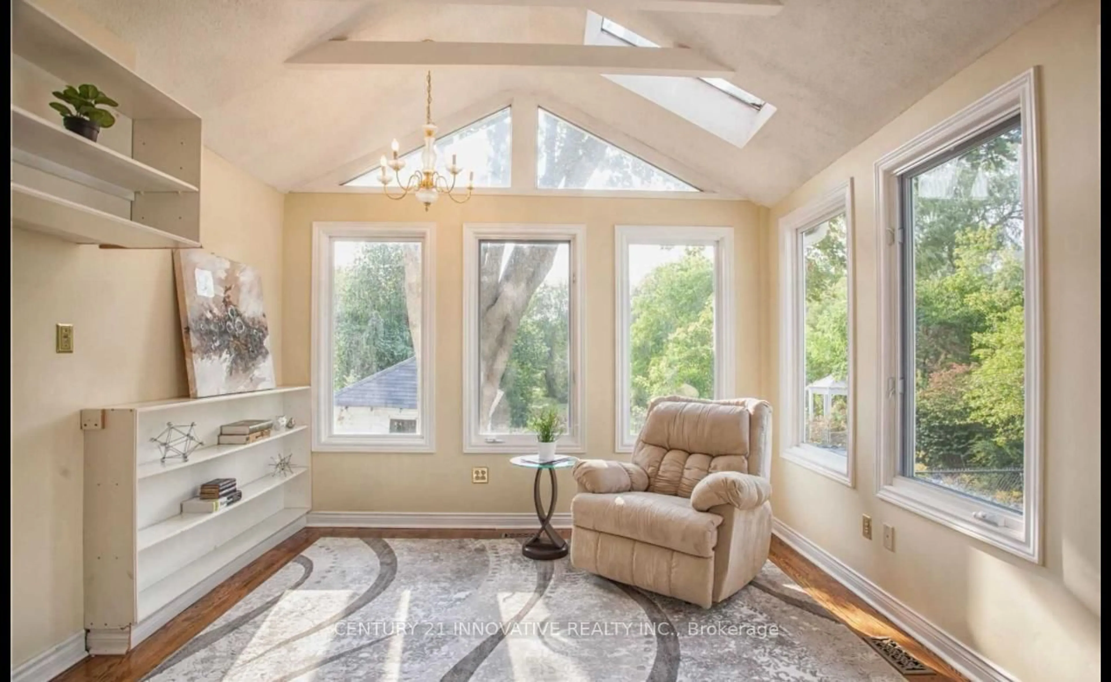 Living room with furniture, unknown for 48 Trench St, Richmond Hill Ontario L4C 3W5