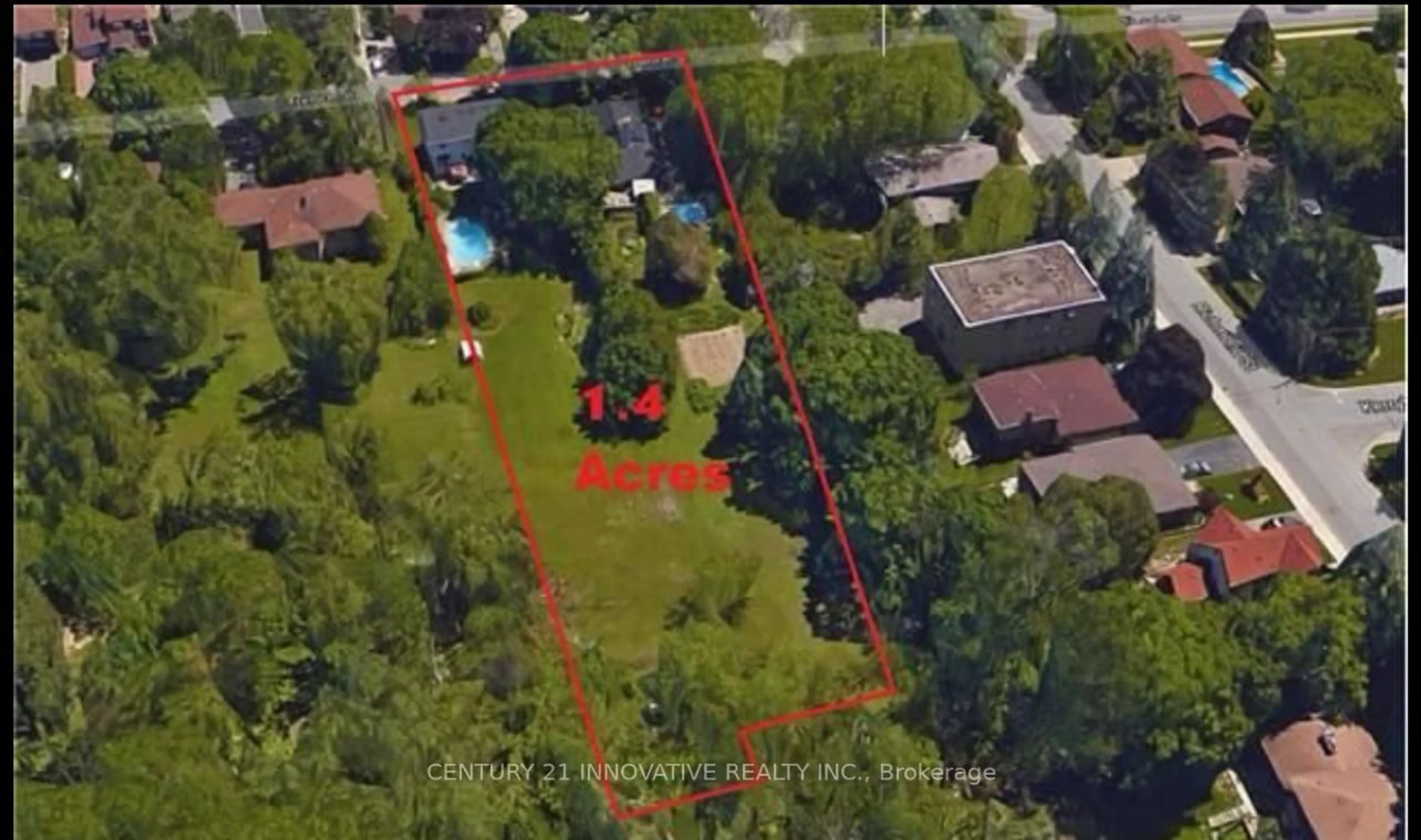 A pic from outside/outdoor area/front of a property/back of a property/a pic from drone, street for 48 Trench St, Richmond Hill Ontario L4C 3W5