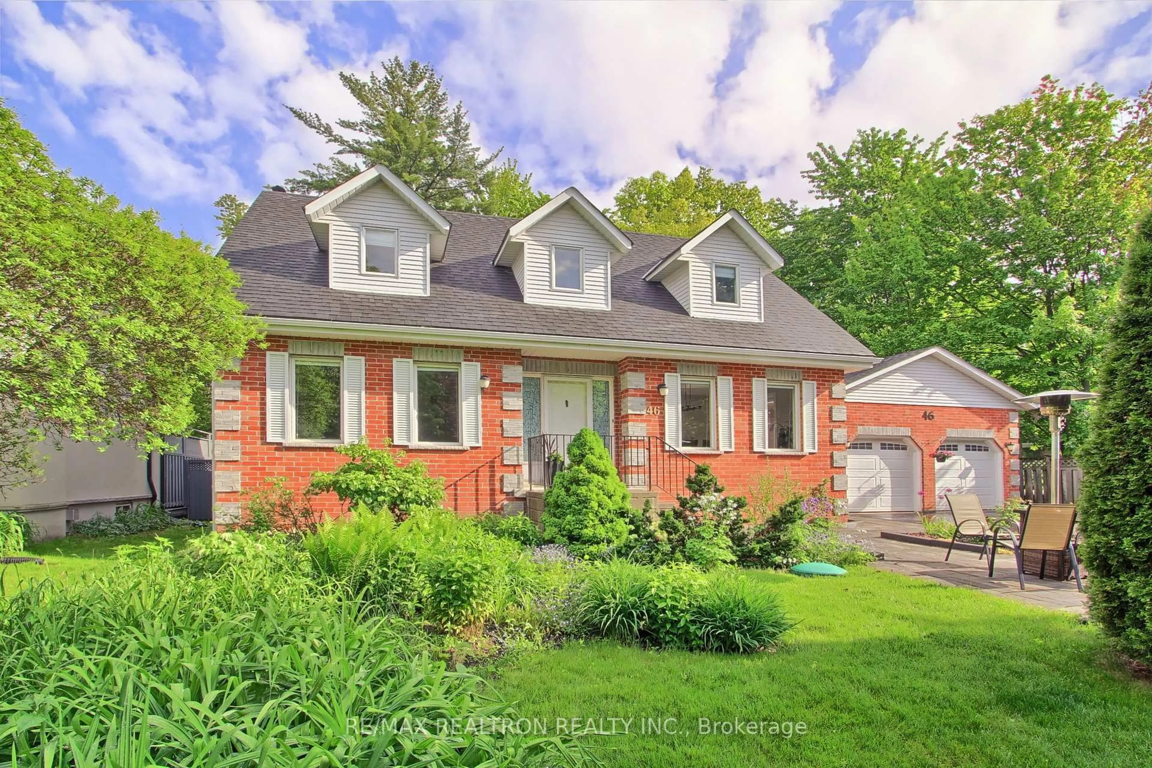 Home with brick exterior material, street for 46 French Cres, East Gwillimbury Ontario L9N 1J8